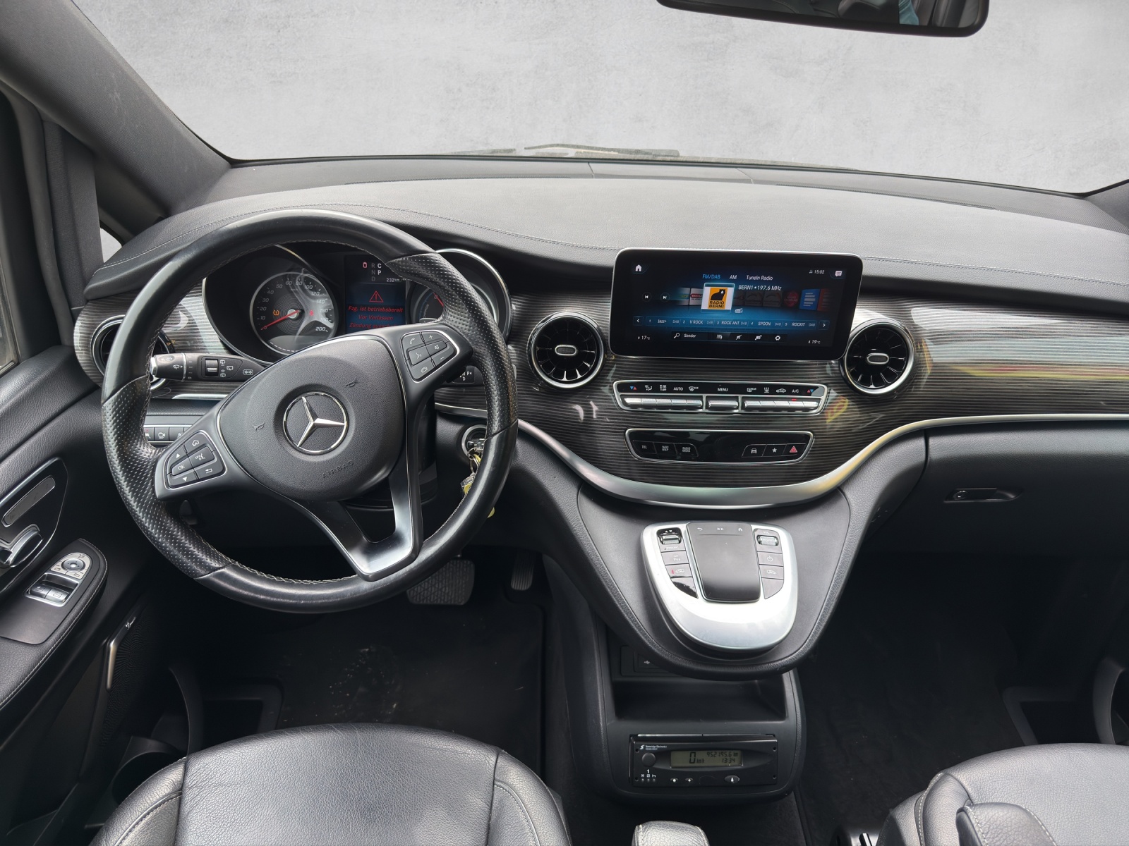 MERCEDES-BENZ EQV 300 Avantgarde lang-image-10