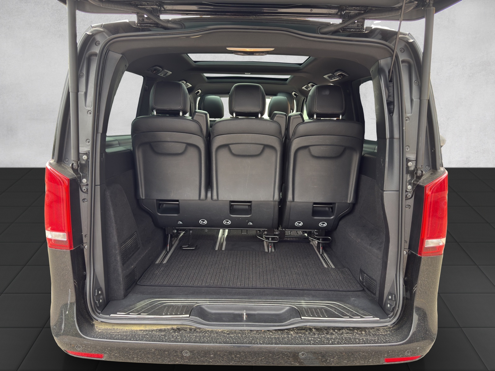 MERCEDES-BENZ EQV 300 Avantgarde lang-image-13