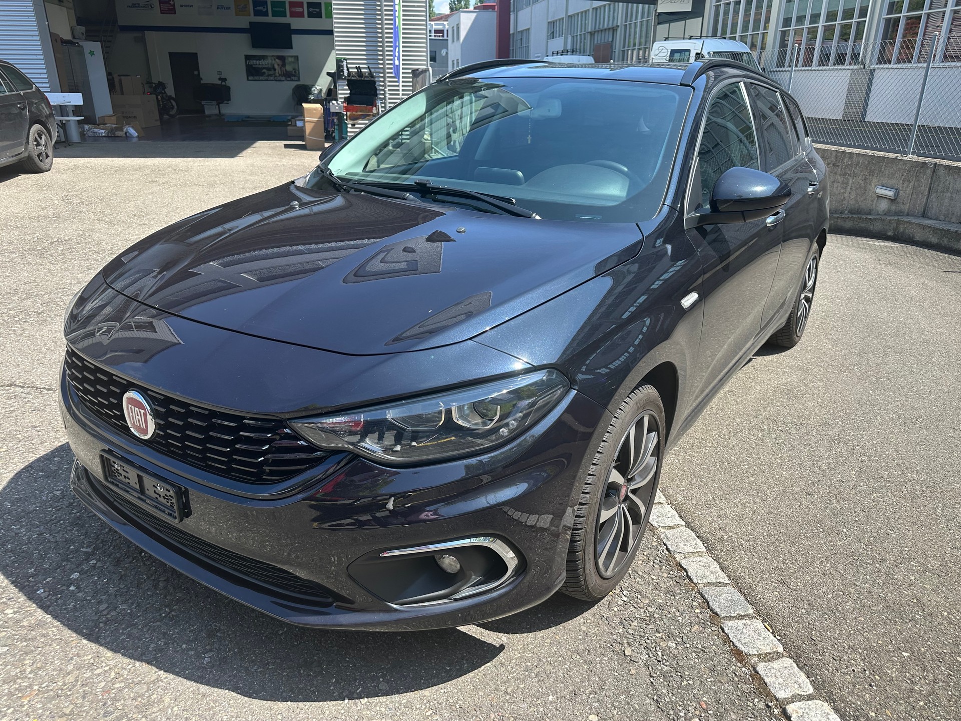 FIAT Tipo 1.4TJet Station Wagon Lounge-showroom-element-1