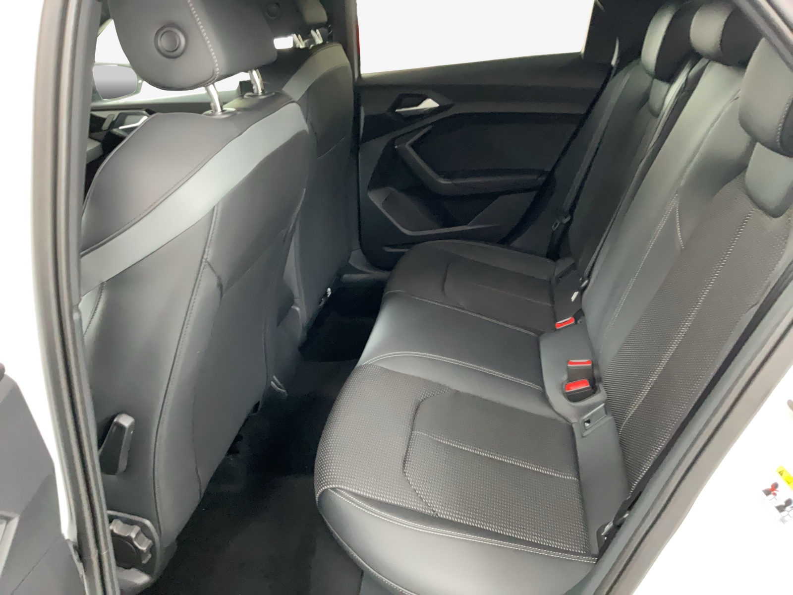 AUDI A1 allstreet 30 TFSI Attraction S-tronic-image-11