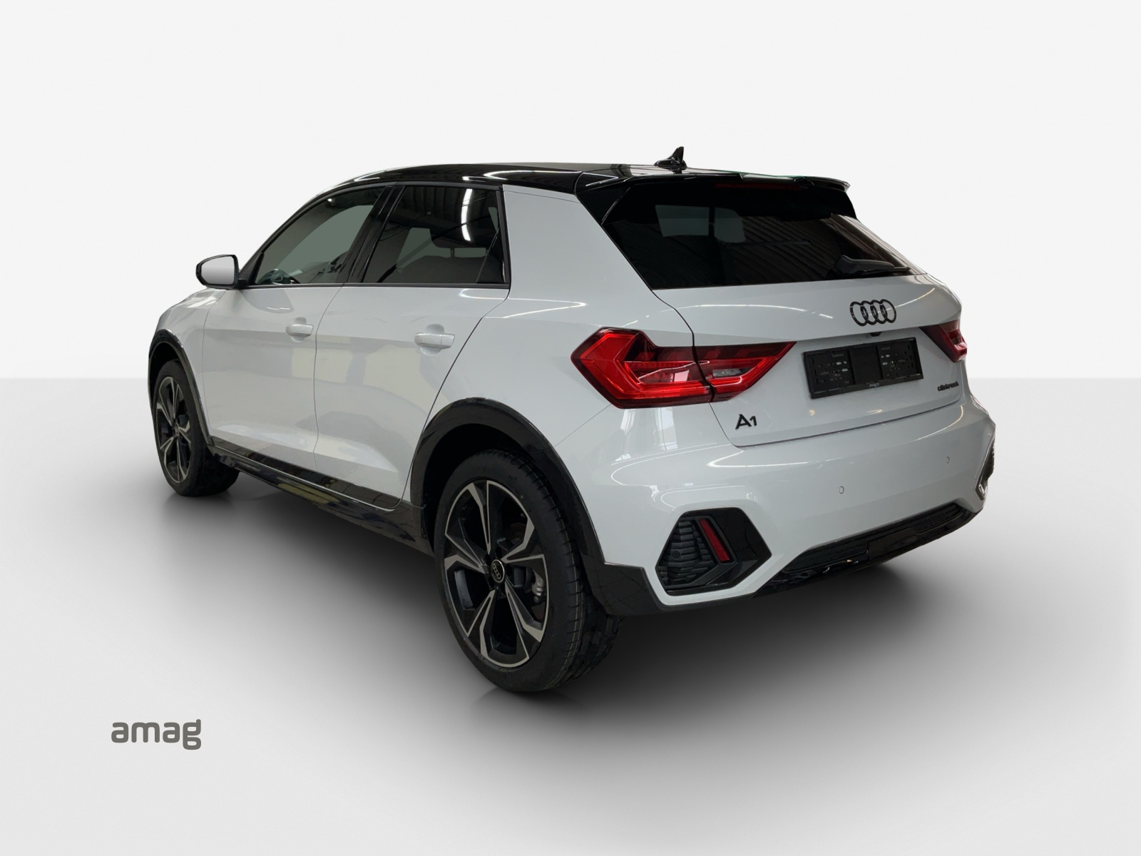 AUDI A1 allstreet 30 TFSI Attraction S-tronic-image-2