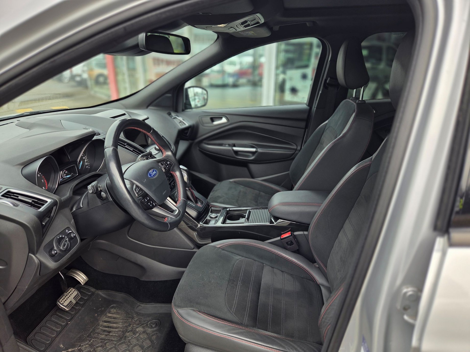 FORD Kuga 1.5 SCTi ST Line 4WD Automatic-image-6