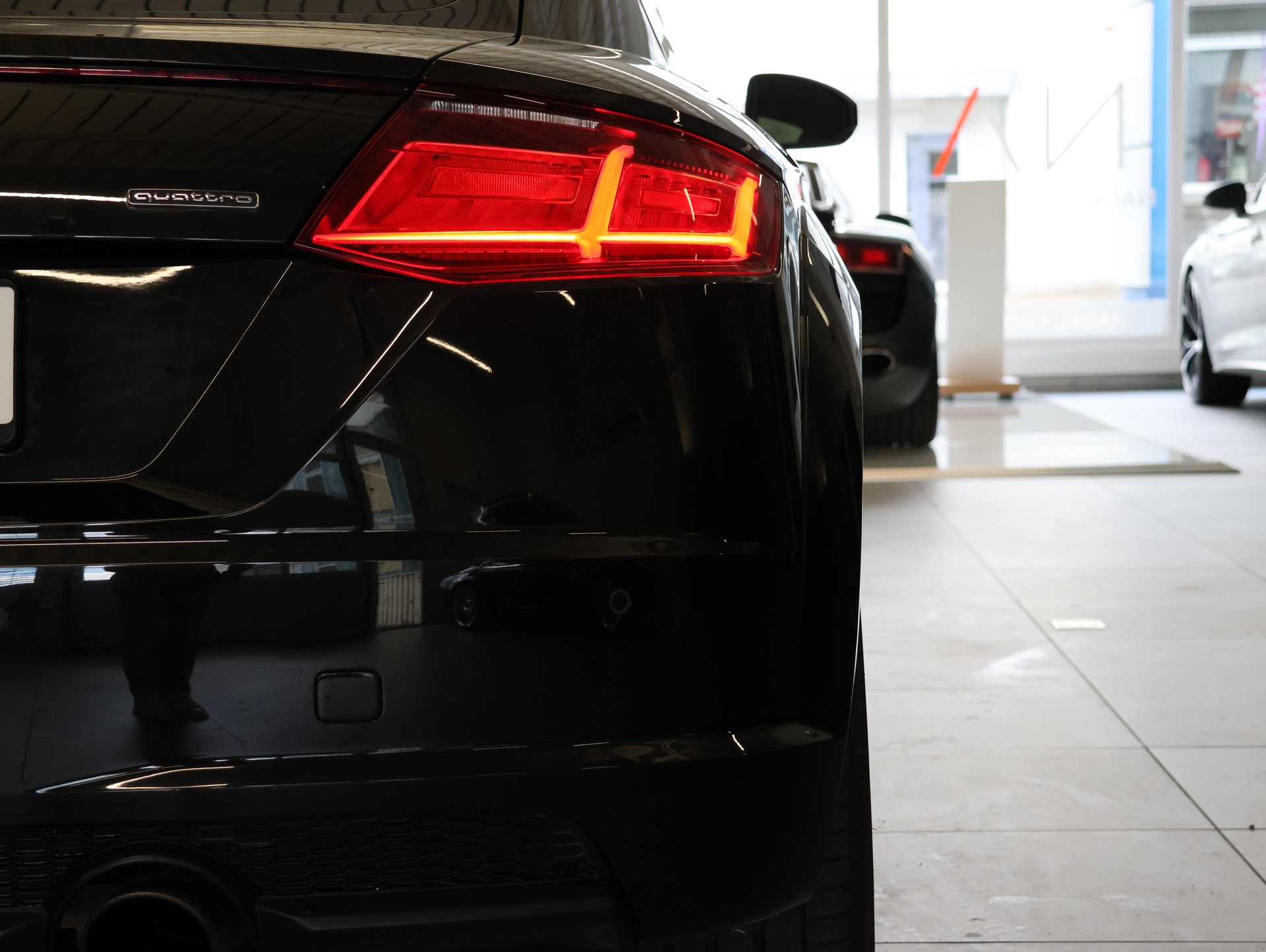 AUDI TT Coupé 2.0 TFSI quattro S-tronic *ALL BLACK*B&O*-image-10
