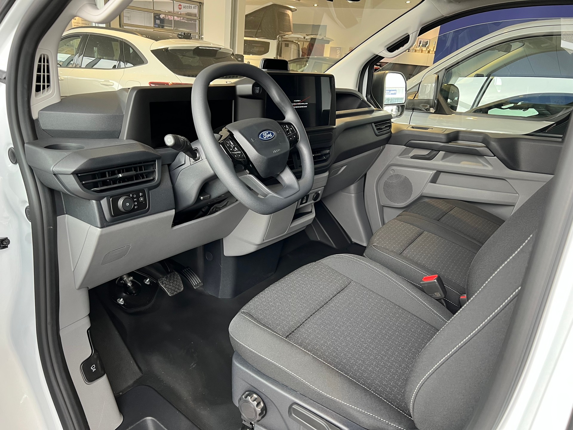 FORD Transit Custom Van 320 L1H1 Trend Automat-image-4
