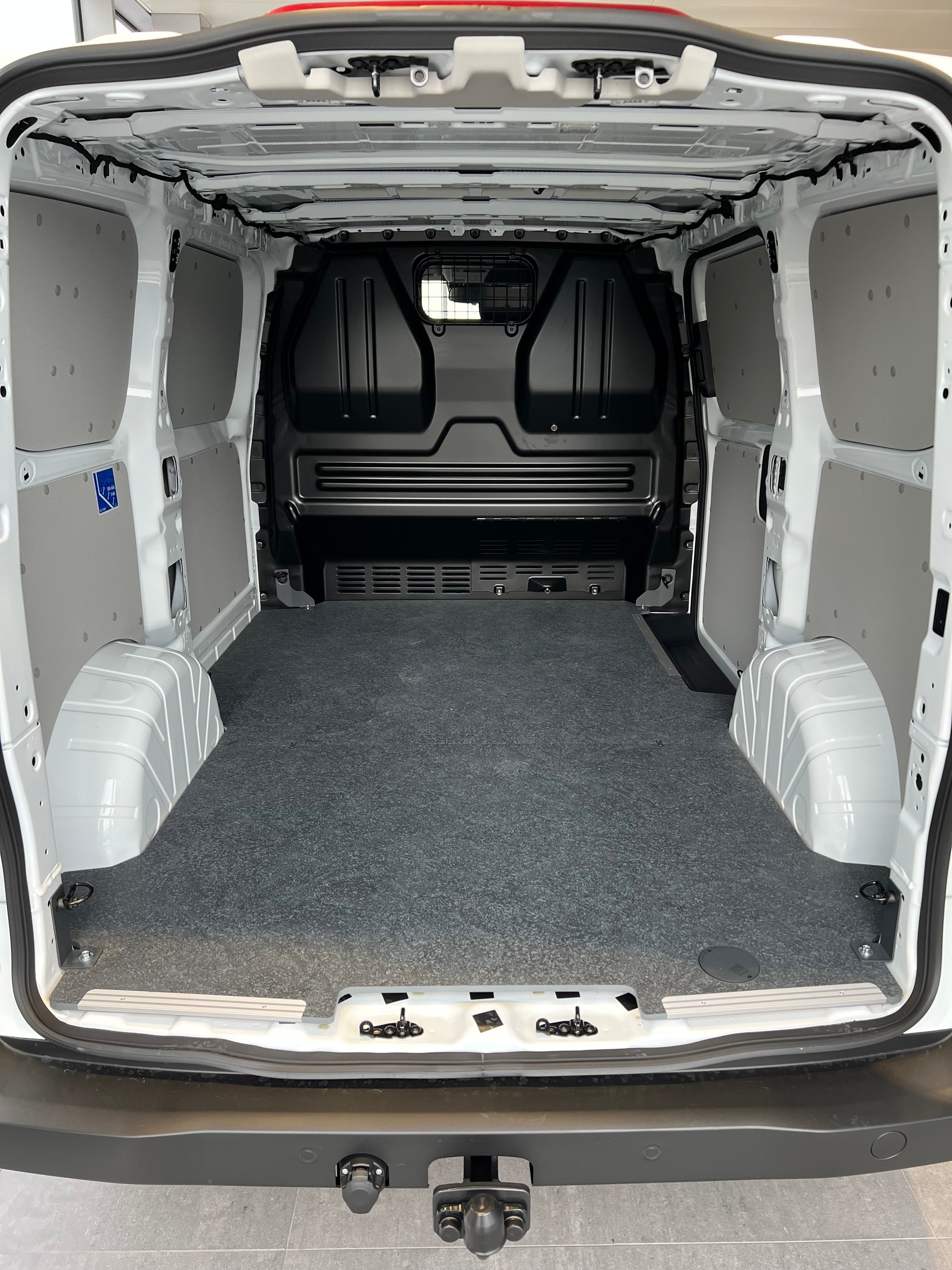 FORD Transit Custom Van 320 L1H1 Trend Automat-image-6