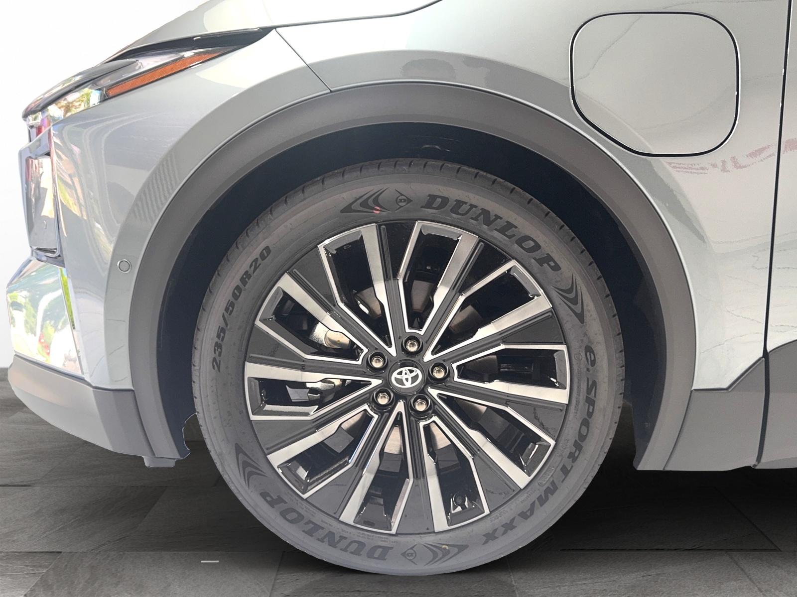 TOYOTA C-HR+ Premium AWD-image-16