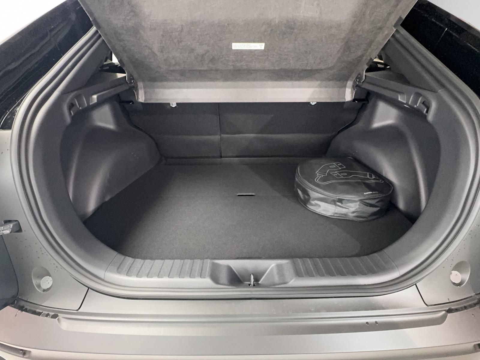 TOYOTA C-HR+ Premium AWD-image-15