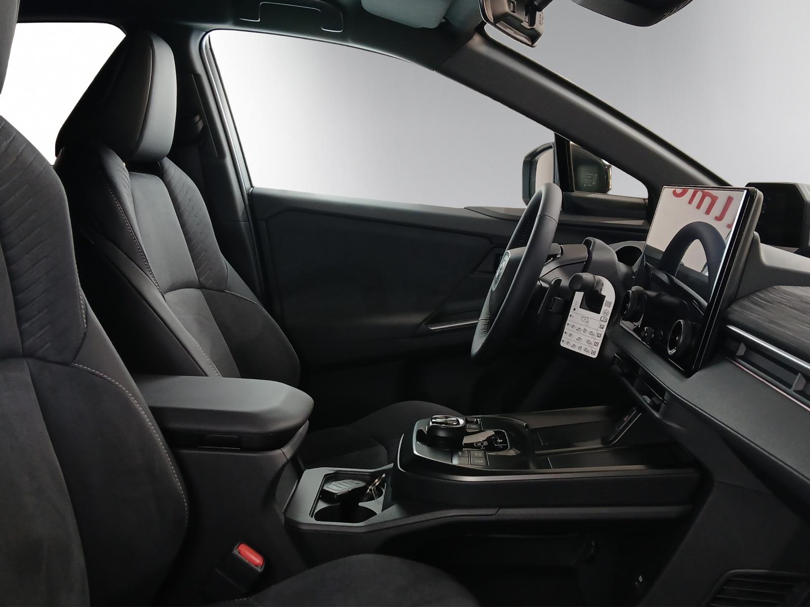 TOYOTA C-HR+ Premium AWD-image-7