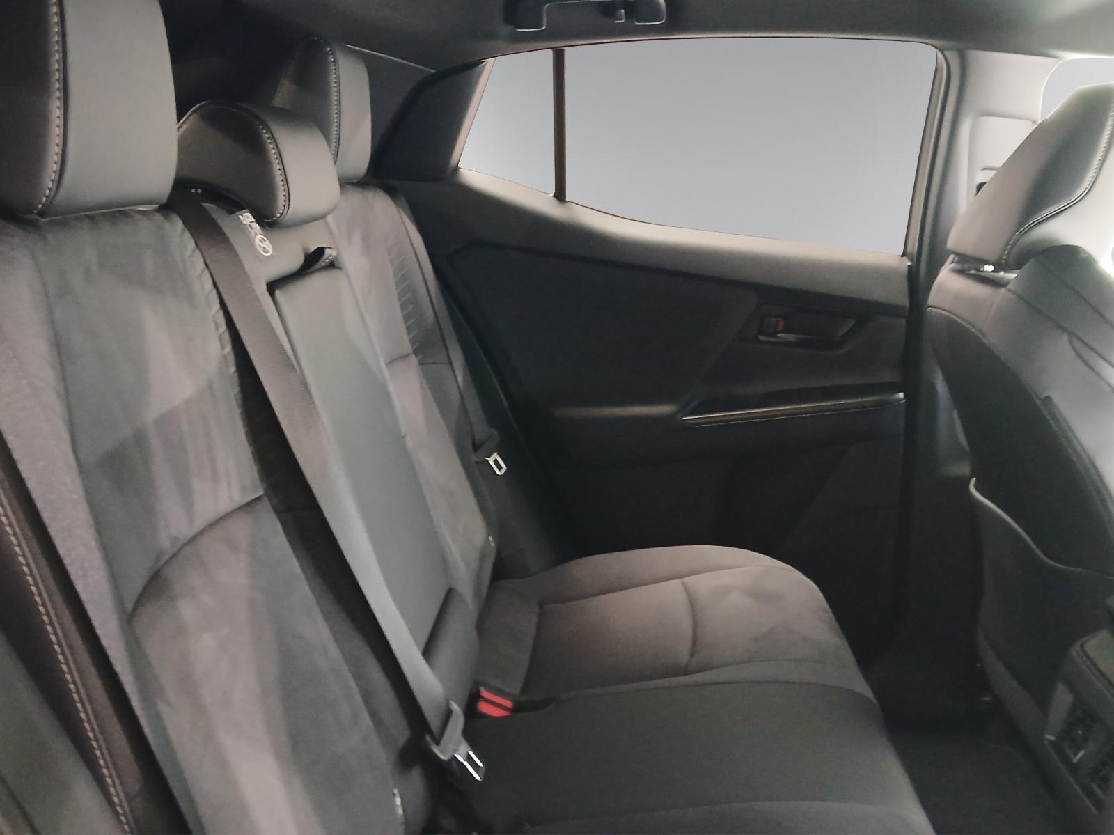 TOYOTA C-HR+ Premium AWD-image-8