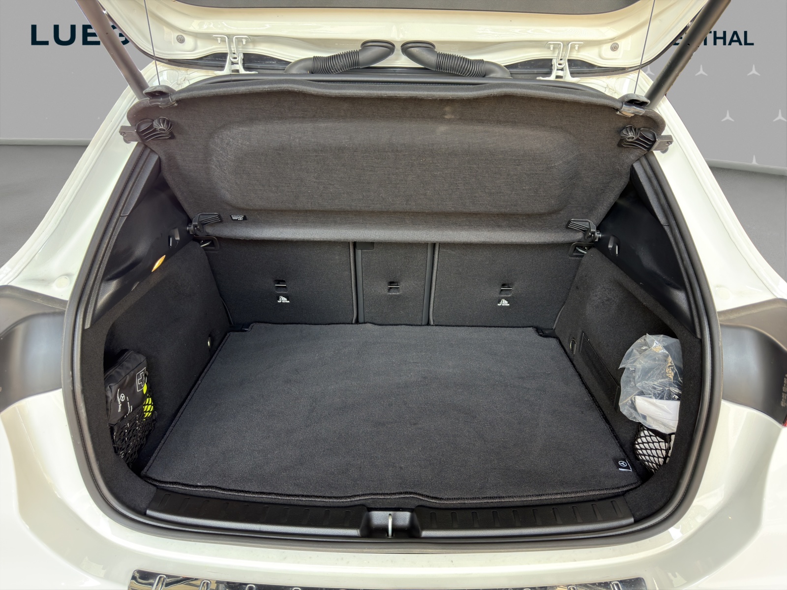 MERCEDES-BENZ GLA 200 7G-DCT-image-14