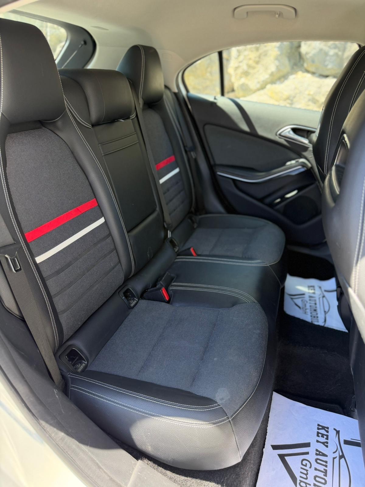 MERCEDES-BENZ A 250 Style 4Matic 7G-DCT-image-9