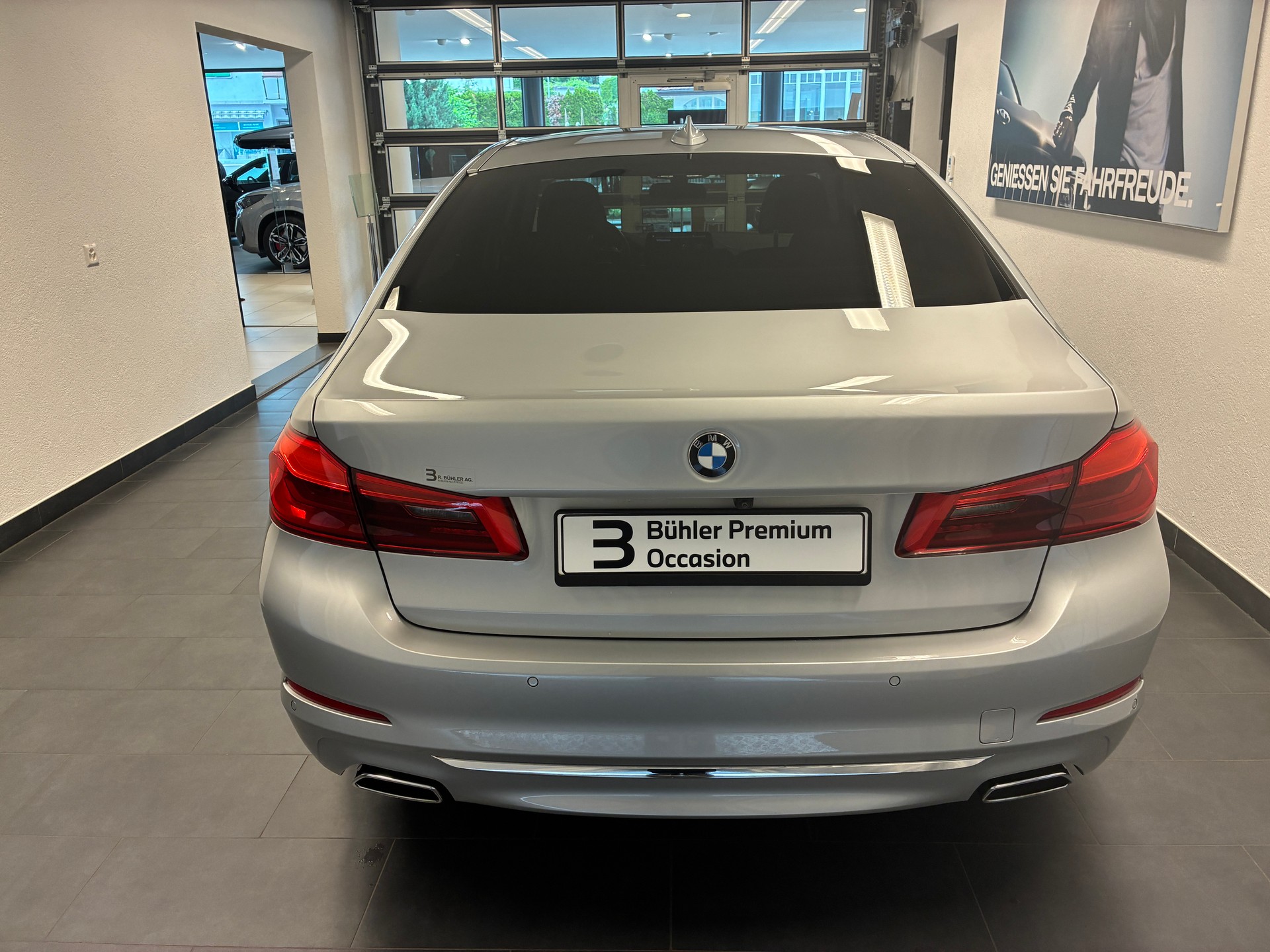 BMW 540i xDrive SAG-image-4