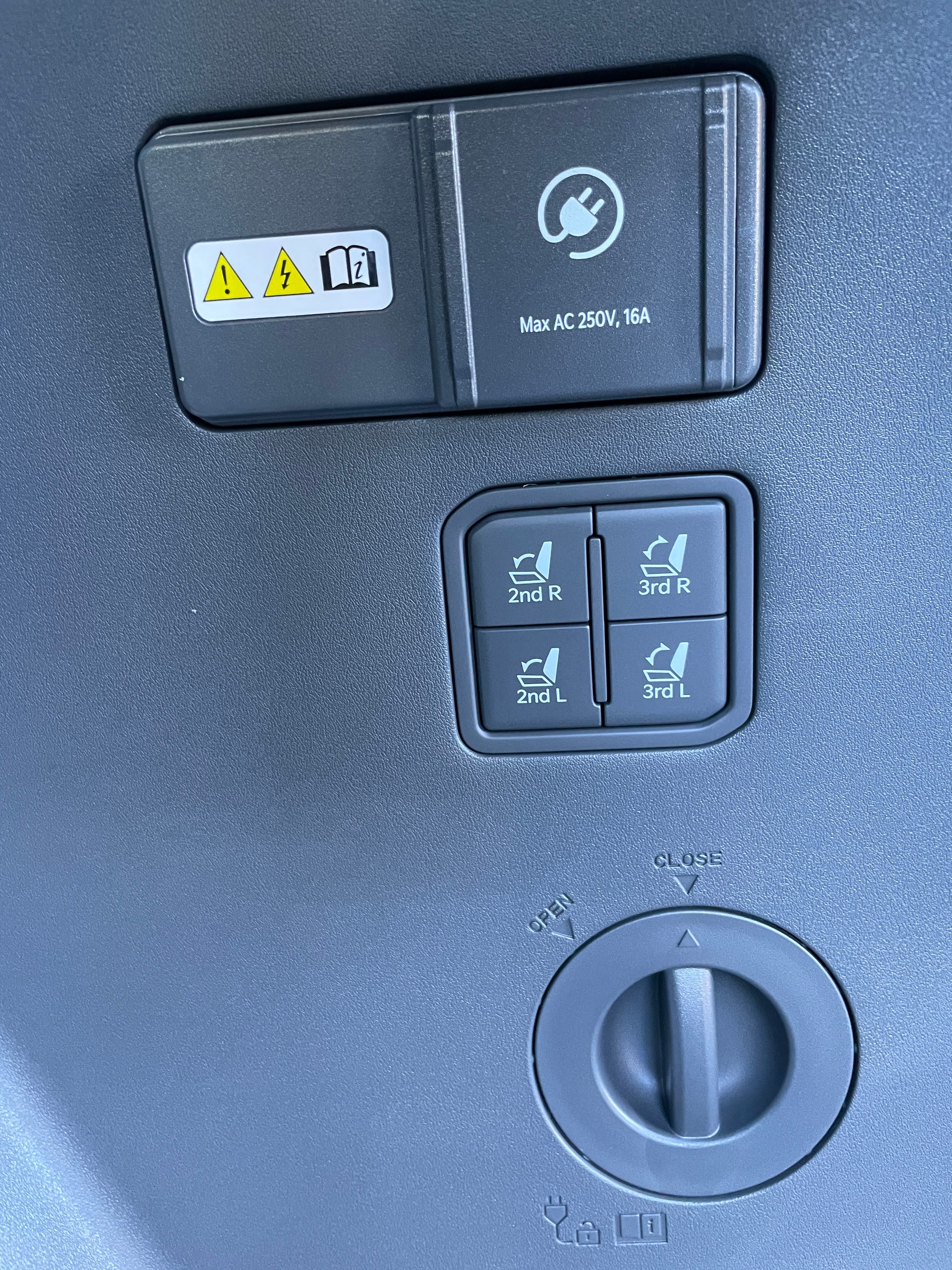 KIA EV9 99,8 kWh GT-Line 4x4 mit Panoramadach, 7-Sitzer, Digitale Spiegel-image-10
