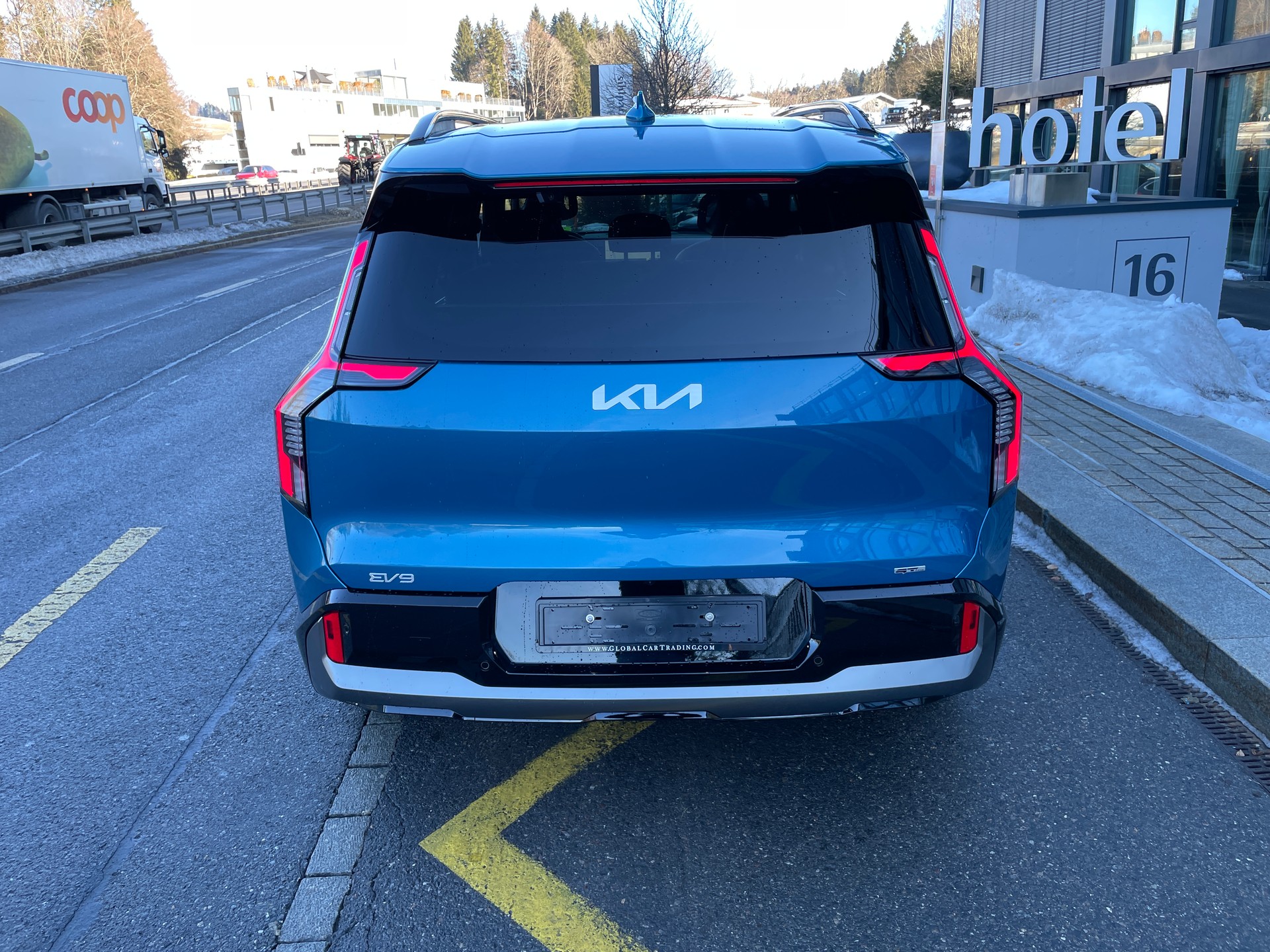 KIA EV9 99,8 kWh GT-Line 4x4 mit Panoramadach, 7-Sitzer, Digitale Spiegel-image-7