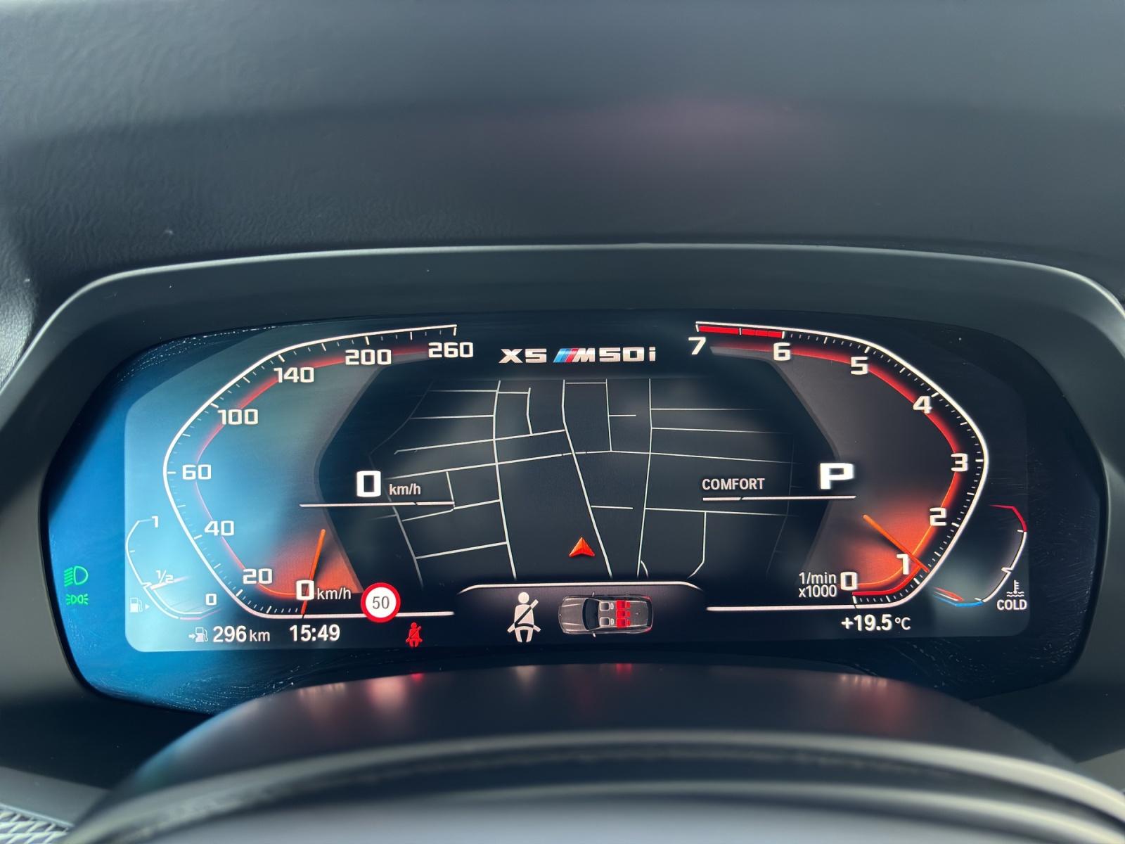 BMW X5 M50i xDrive-image-8
