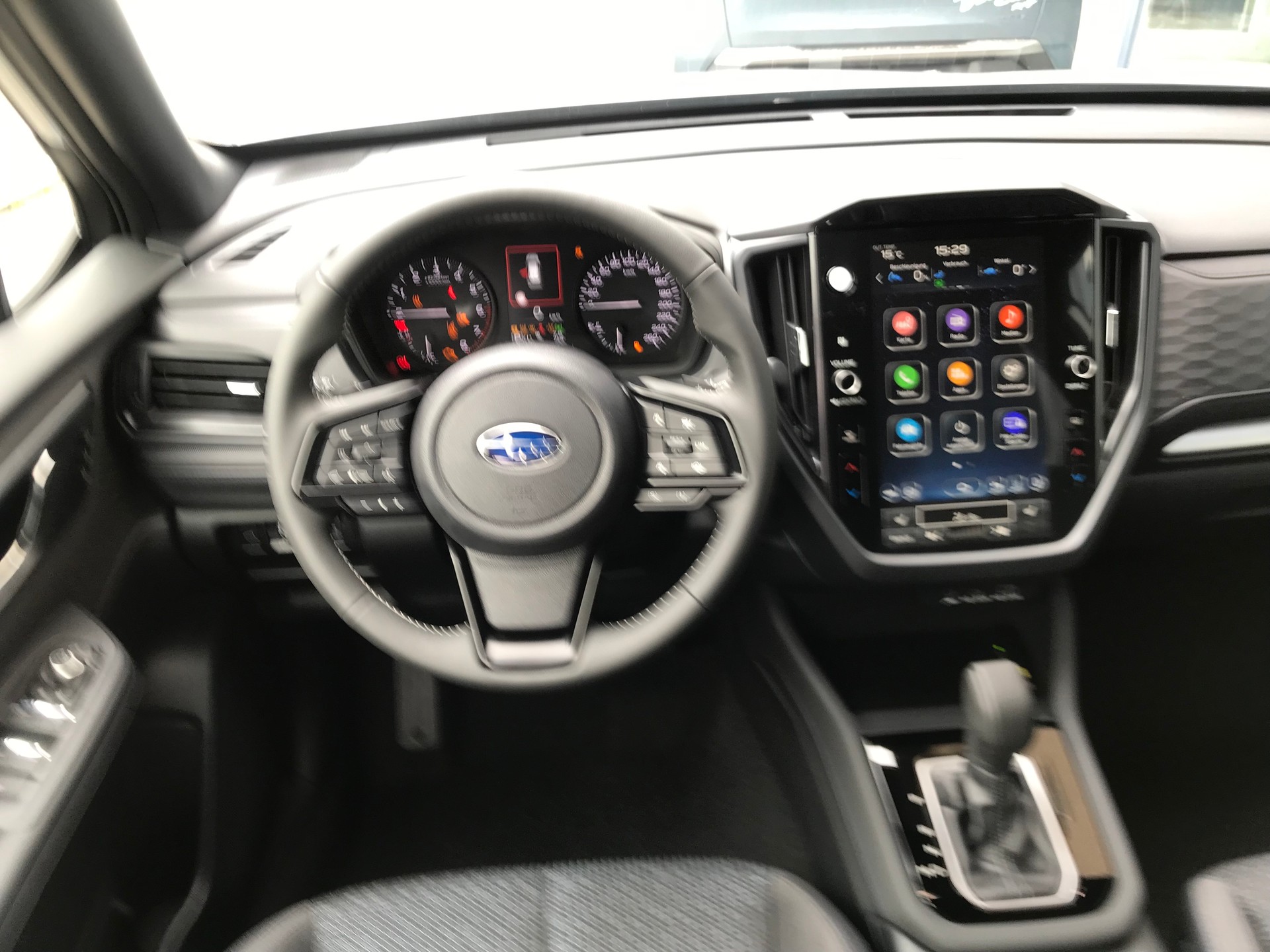 SUBARU Forester 2.0i e-Boxer Swiss Plus Lineartronic-image-7