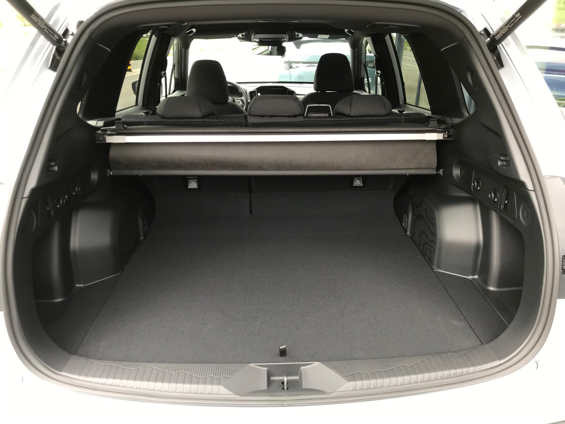 SUBARU Forester 2.0i e-Boxer Swiss Plus Lineartronic-image-4