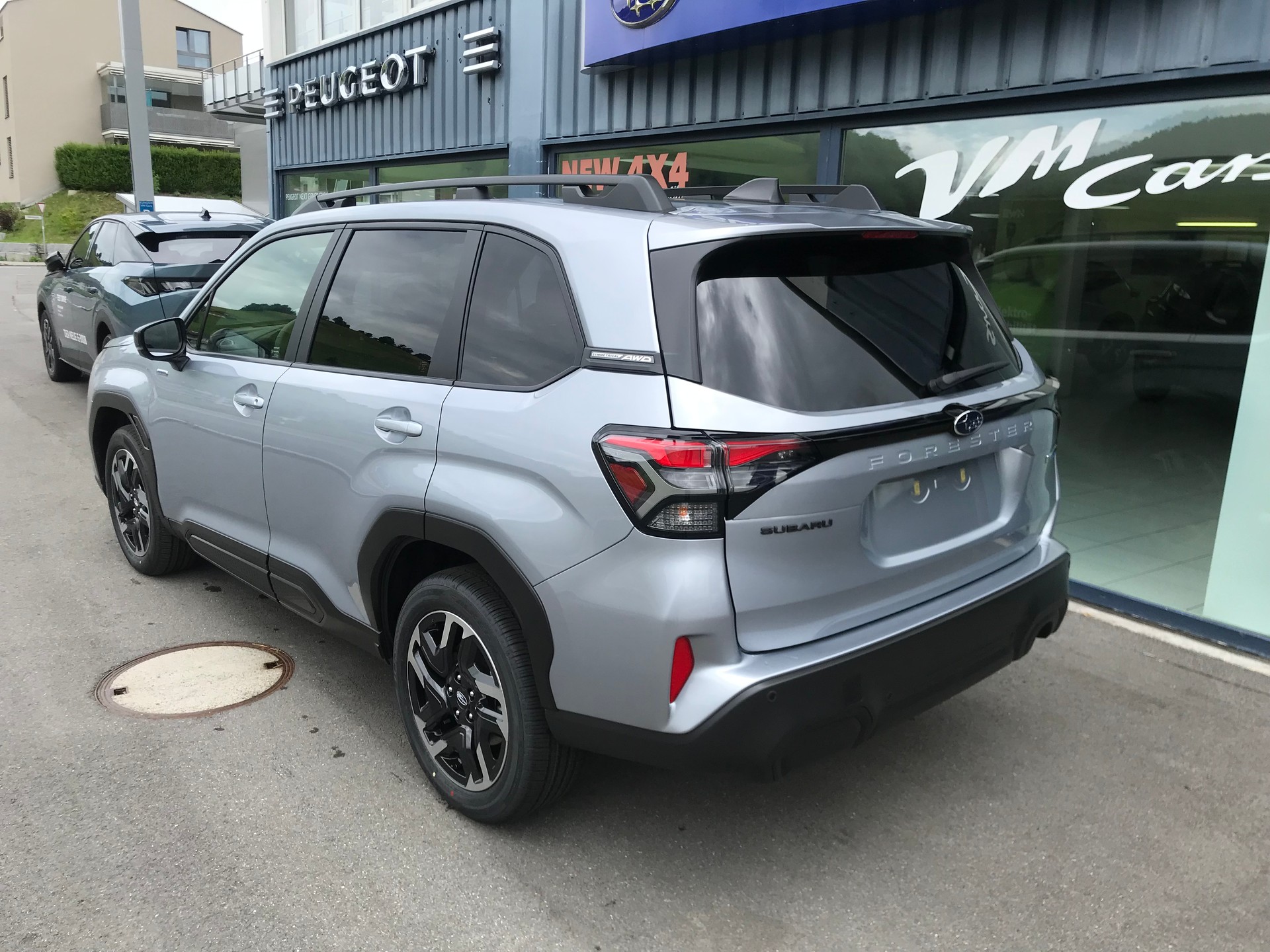SUBARU Forester 2.0i e-Boxer Swiss Plus Lineartronic-showroom-element-3