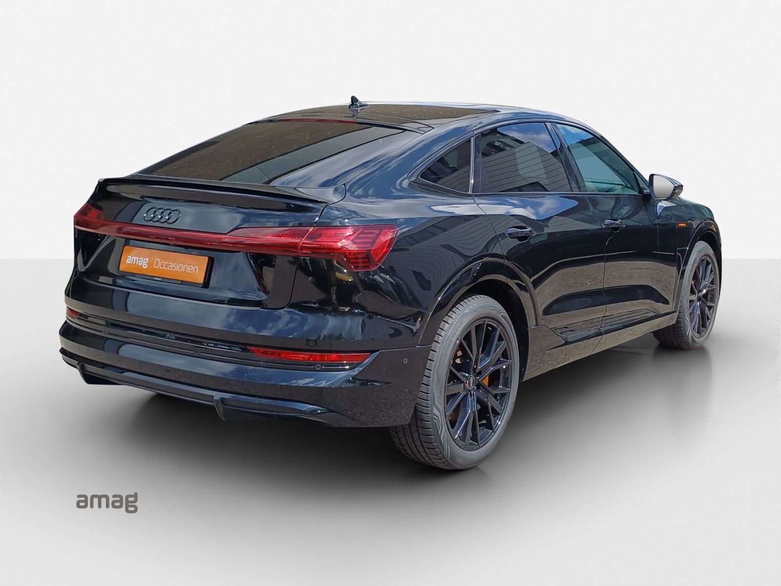AUDI e-tron 55 Sportback S Line Black Edition quattro-image-4