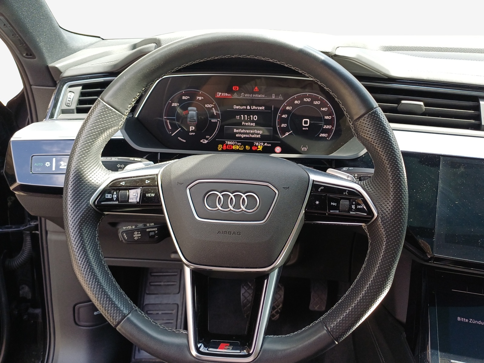 AUDI e-tron 55 Sportback S Line Black Edition quattro-image-9