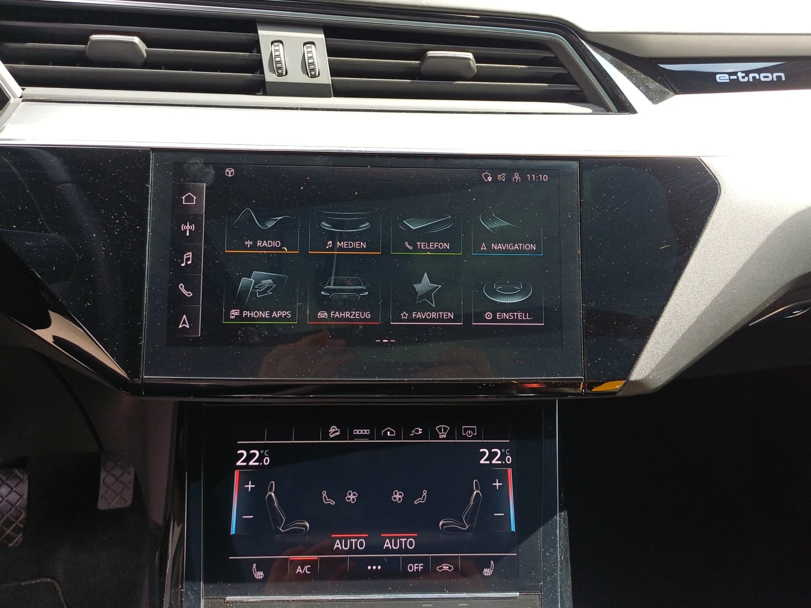 AUDI e-tron 55 Sportback S Line Black Edition quattro-image-10
