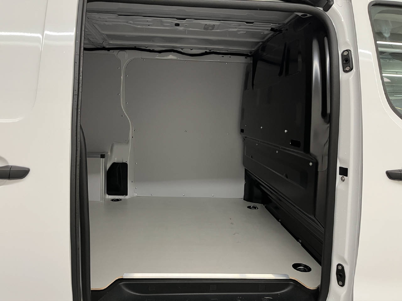 PEUGEOT Expert Kaw. Standard 2.2 BlueHDi 150 S/S-image-12