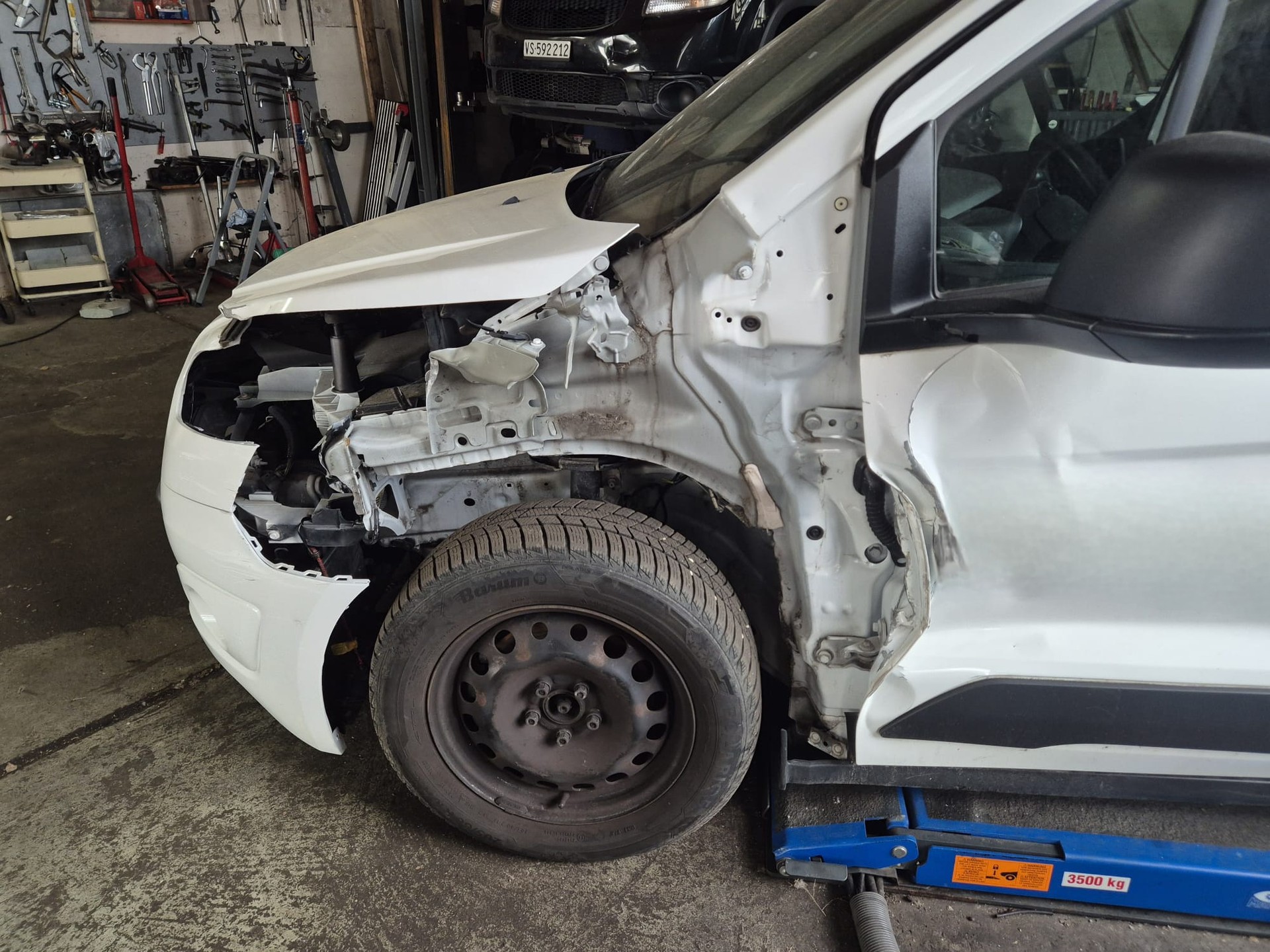 FORD Tourneo Connect 1.5 TDCi Ambiente Powershift-image-6