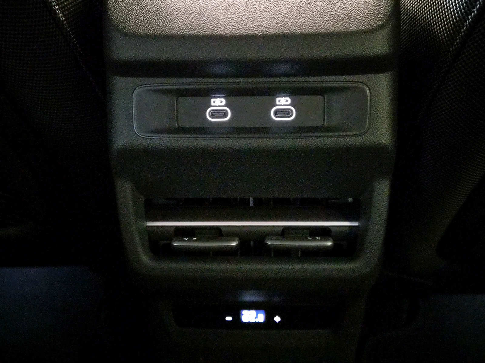 AUDI Q3 SUV 110 kW TFSI S tronic Daytonagrau Perleffekt-image-16
