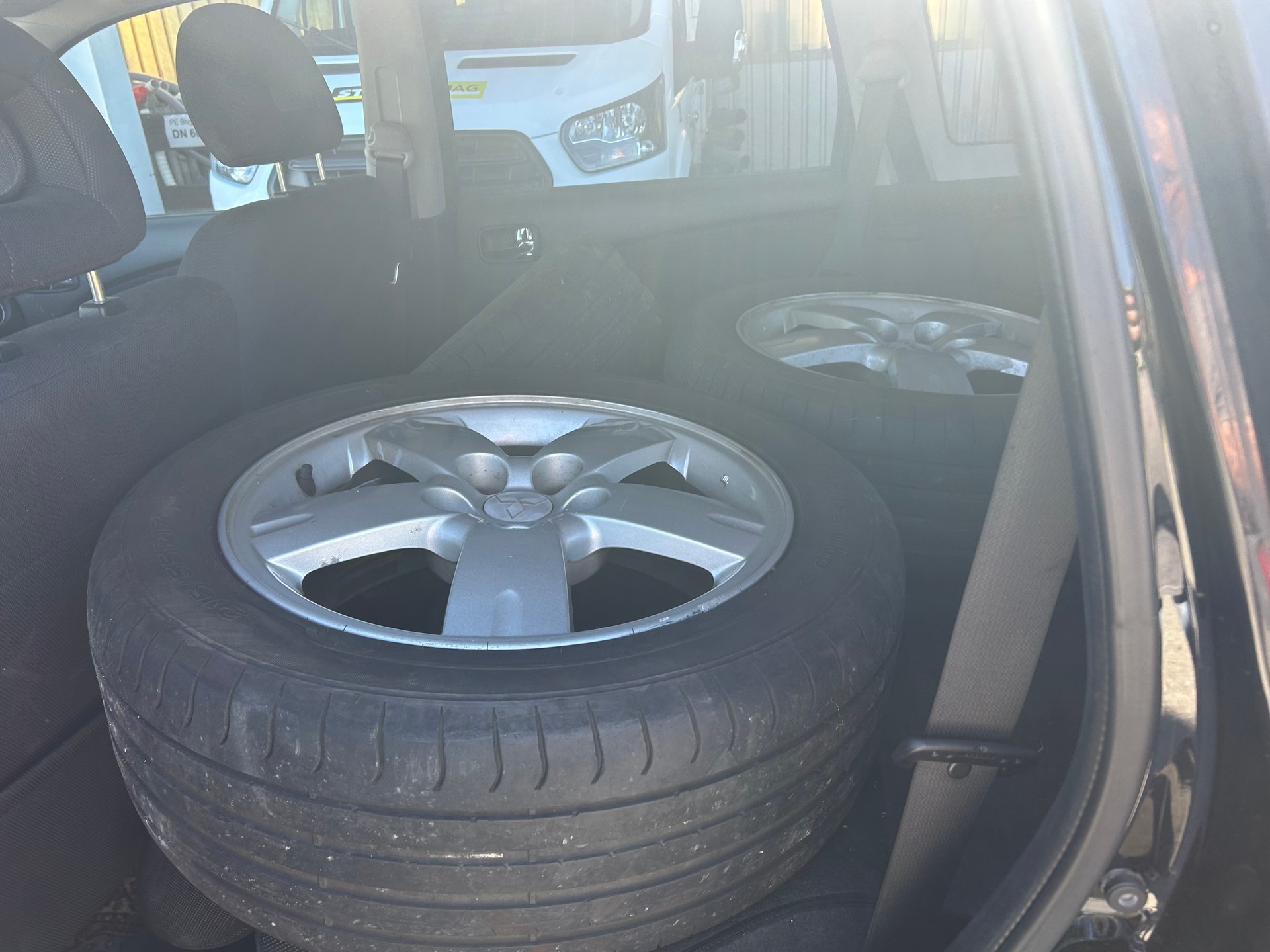 MITSUBISHI Outlander 2.4 16V Ralliart-image-8