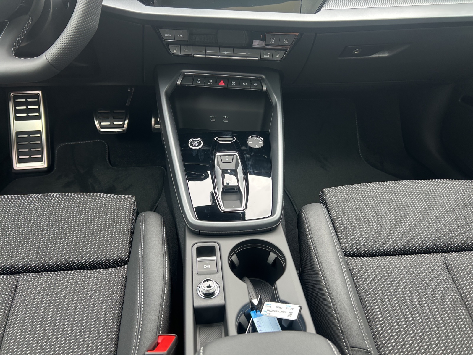 AUDI A3 Sportback TFSI 110 kW S line Attraction S tronic-image-9