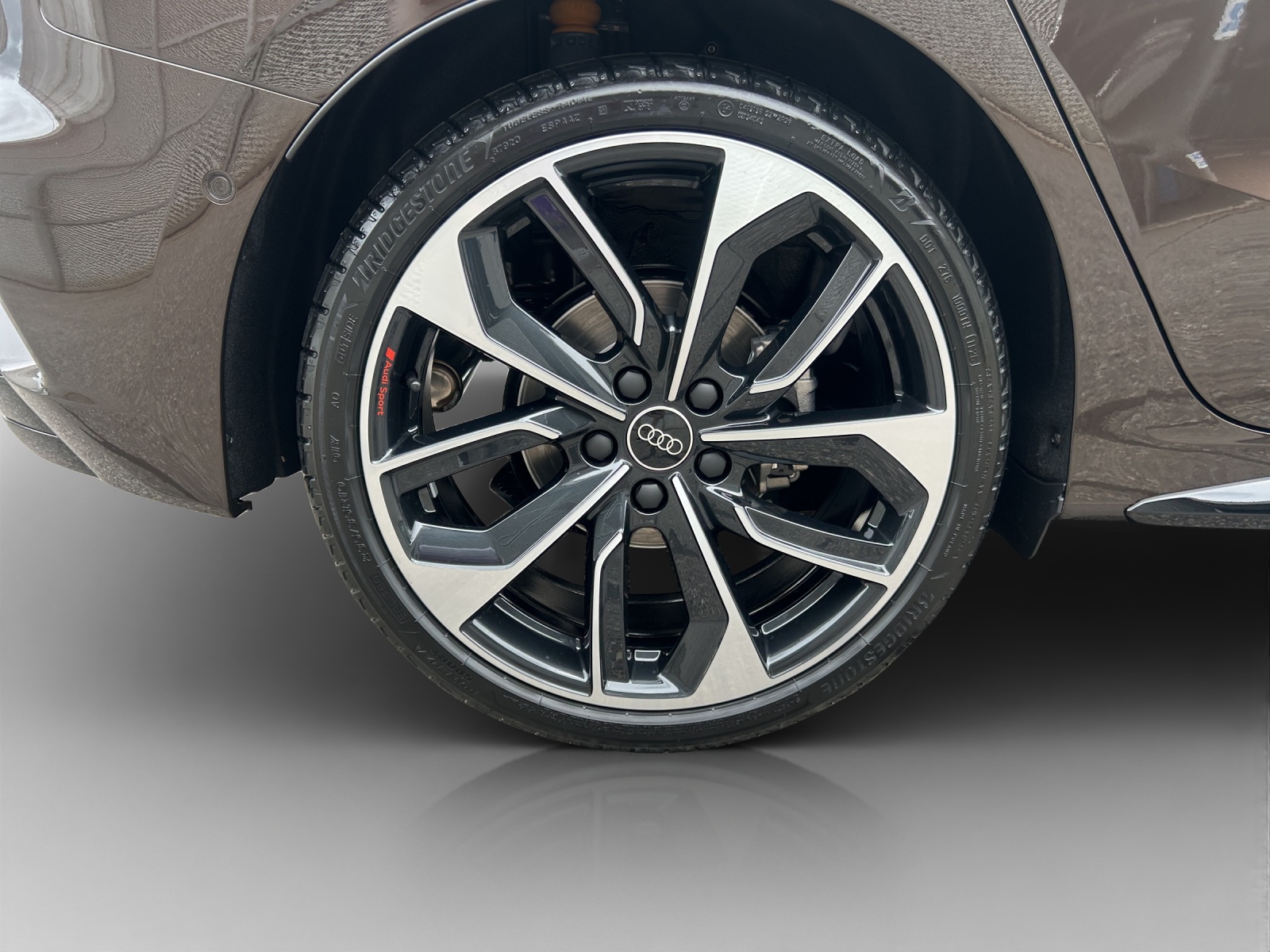 AUDI A3 Sportback TFSI 110 kW S line Attraction S tronic-image-13
