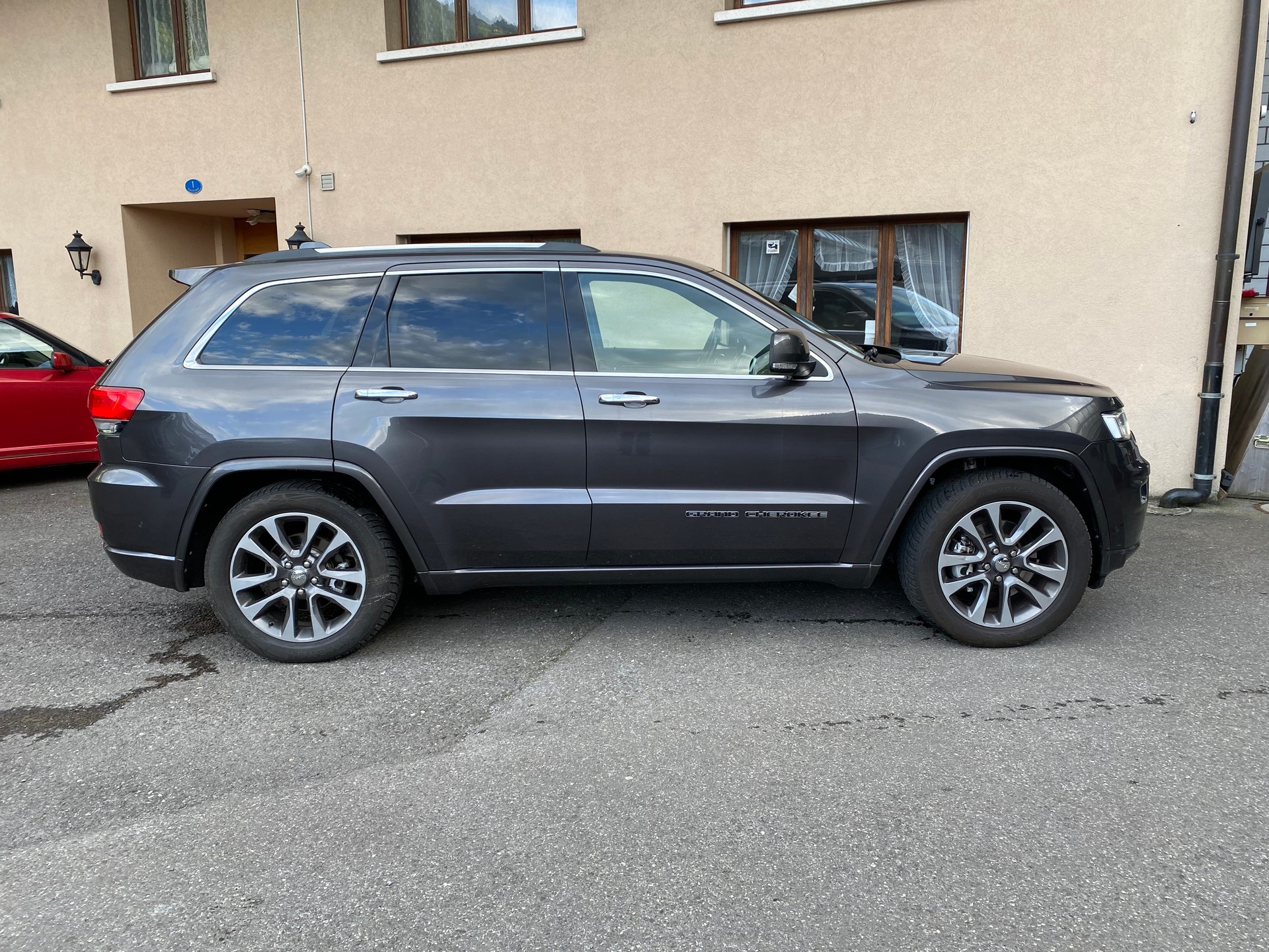 JEEP Grand Cherokee 3.0 CRD Overland Automatic-image-10