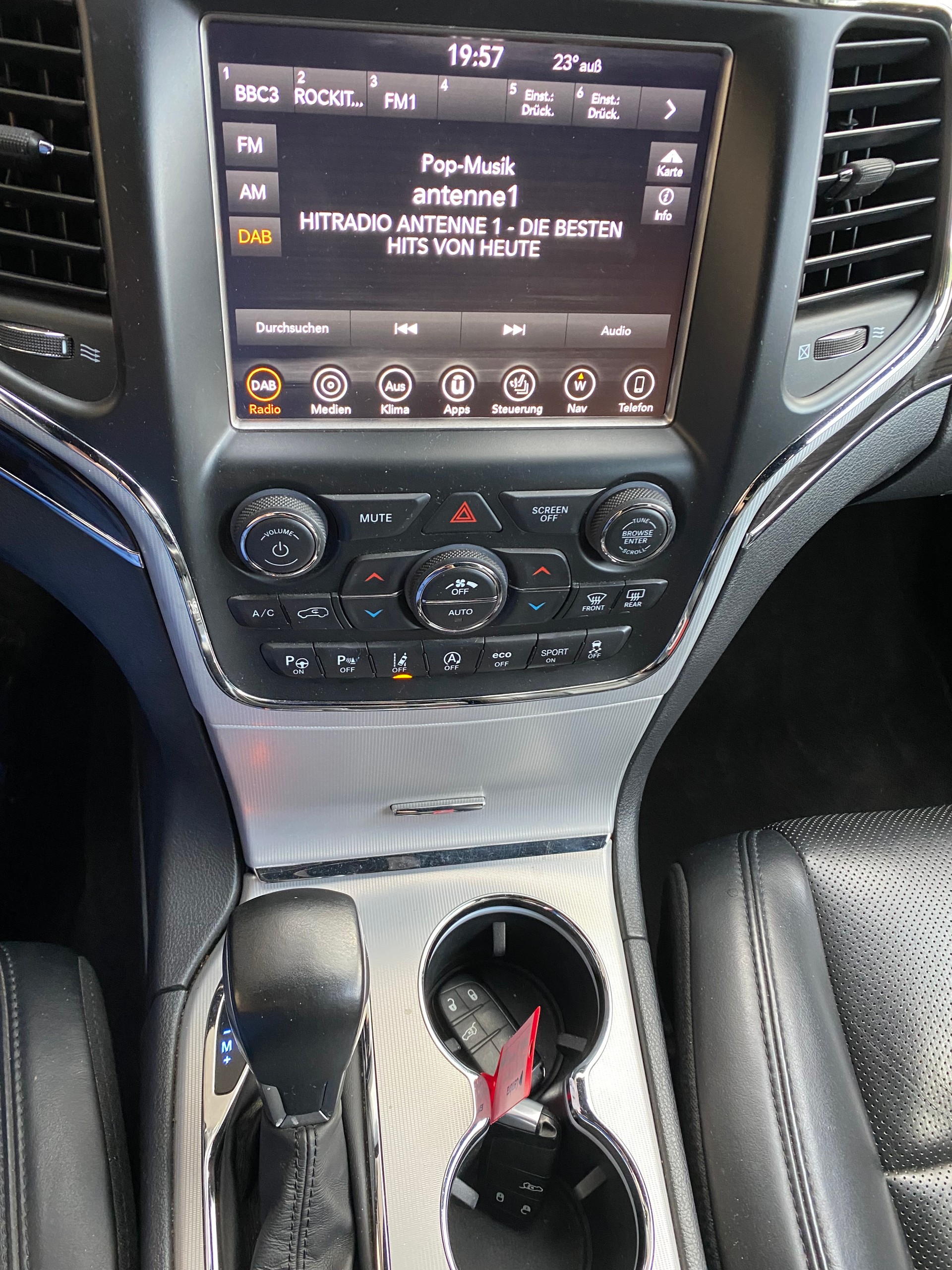 JEEP Grand Cherokee 3.0 CRD Overland Automatic-image-3