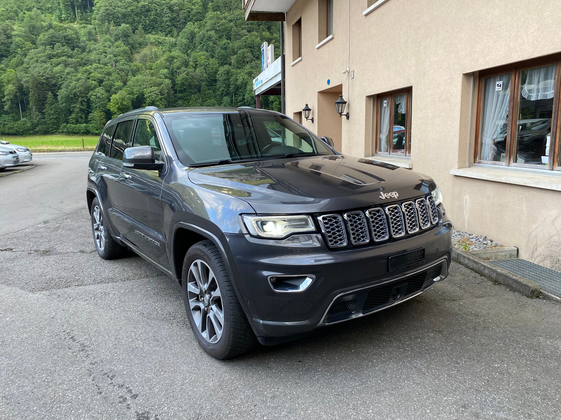 JEEP Grand Cherokee 3.0 CRD Overland Automatic-image-7
