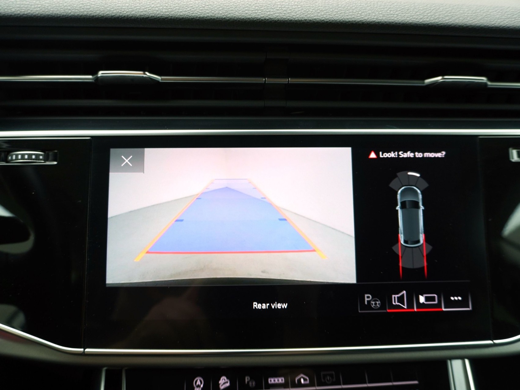 AUDI Q8 50 TDI quattro T-Tronic-image-20