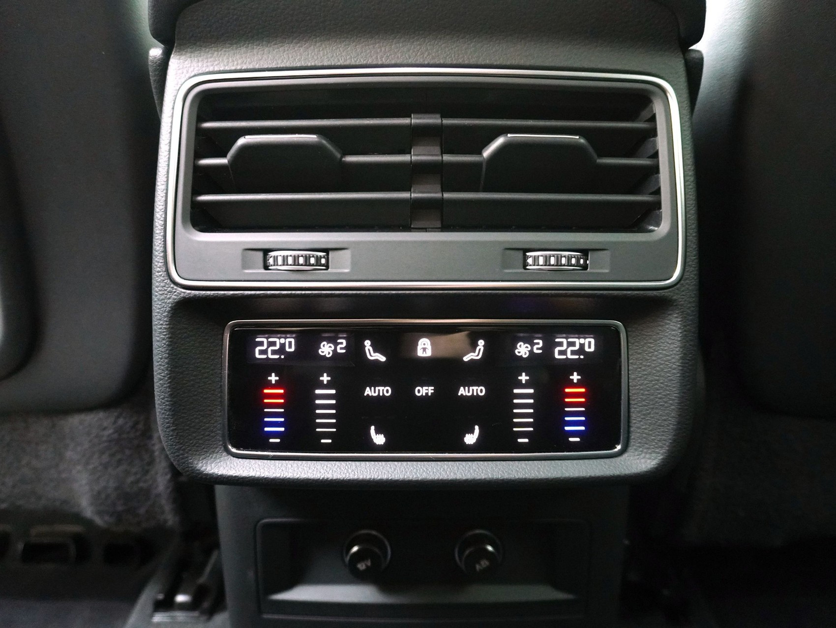 AUDI Q8 50 TDI quattro T-Tronic-image-13