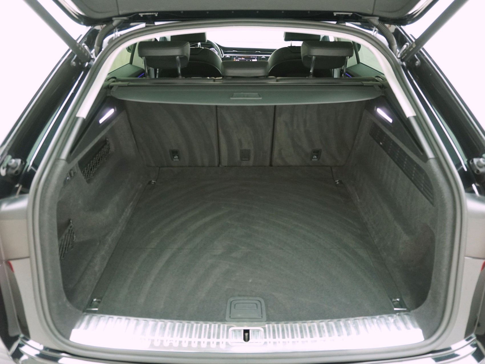 AUDI Q8 50 TDI quattro T-Tronic-image-26