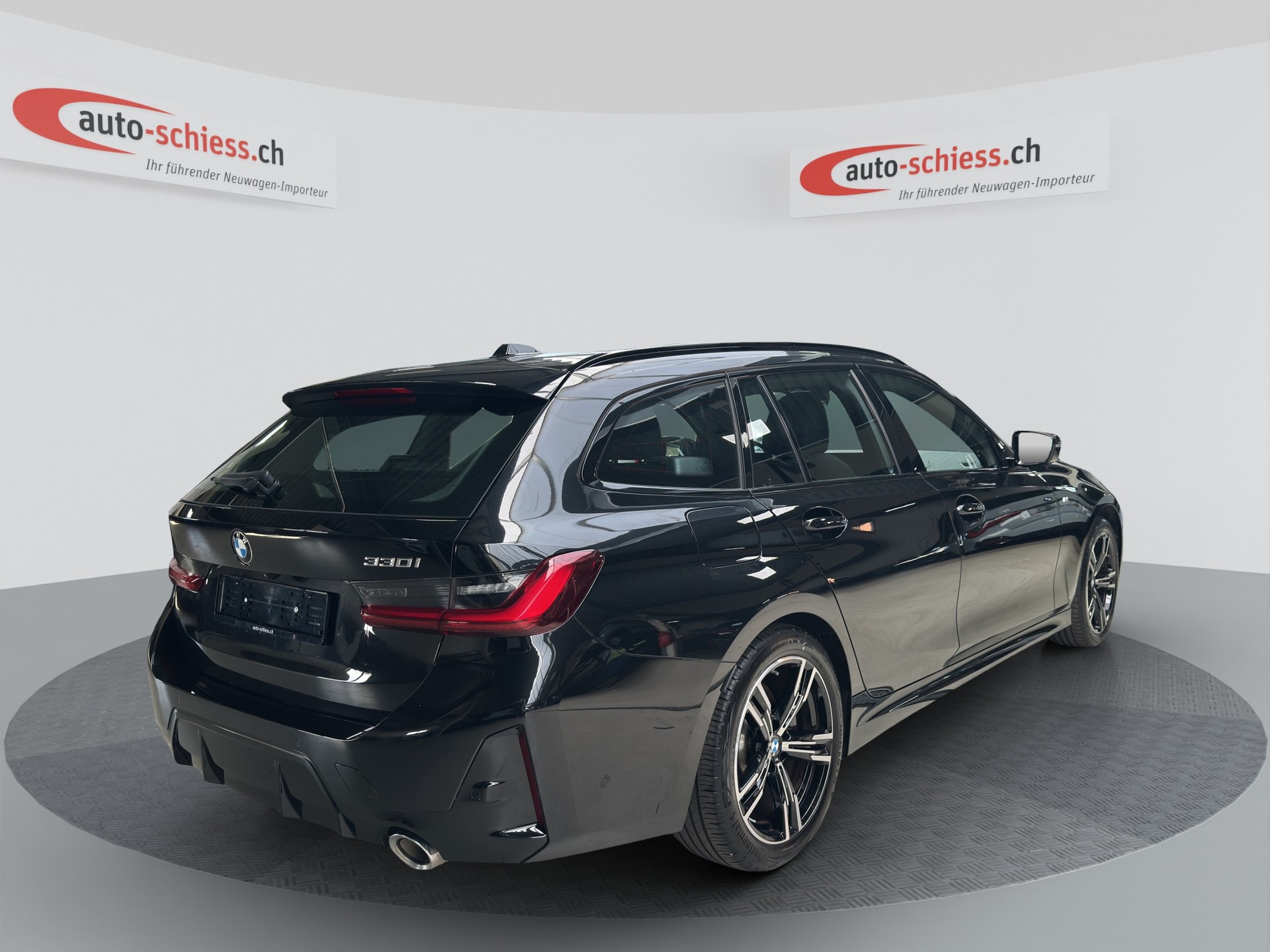 BMW 330i Touring xDrive Steptronic M Sport-image-4