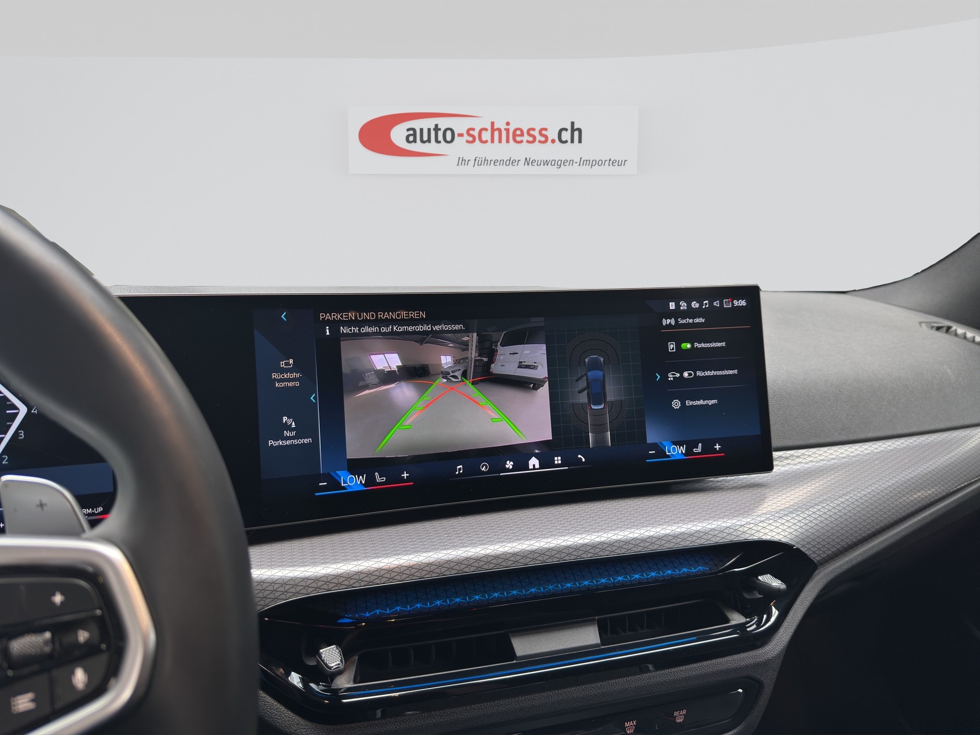 BMW 330i Touring xDrive Steptronic M Sport-image-12