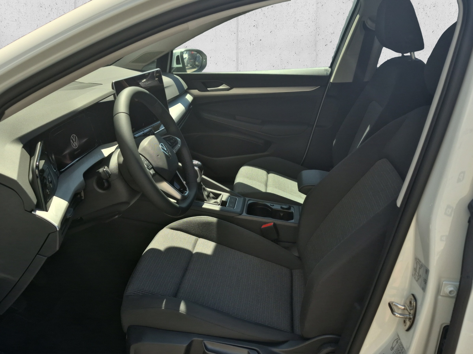 VW Golf 1.5 TSI Basis-image-8