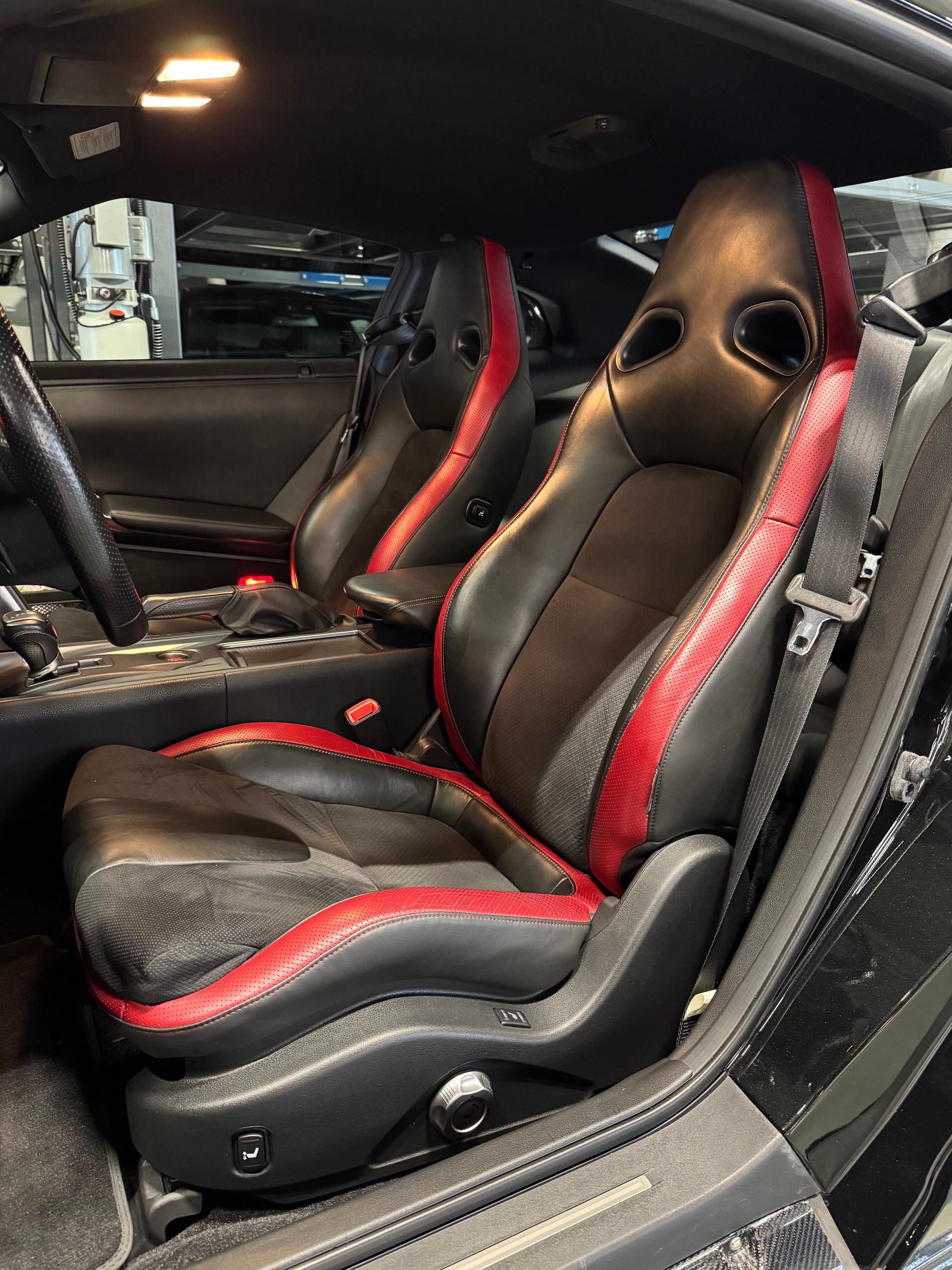 NISSAN GT-R 3.8 V6 Biturbo Black Edition-image-10