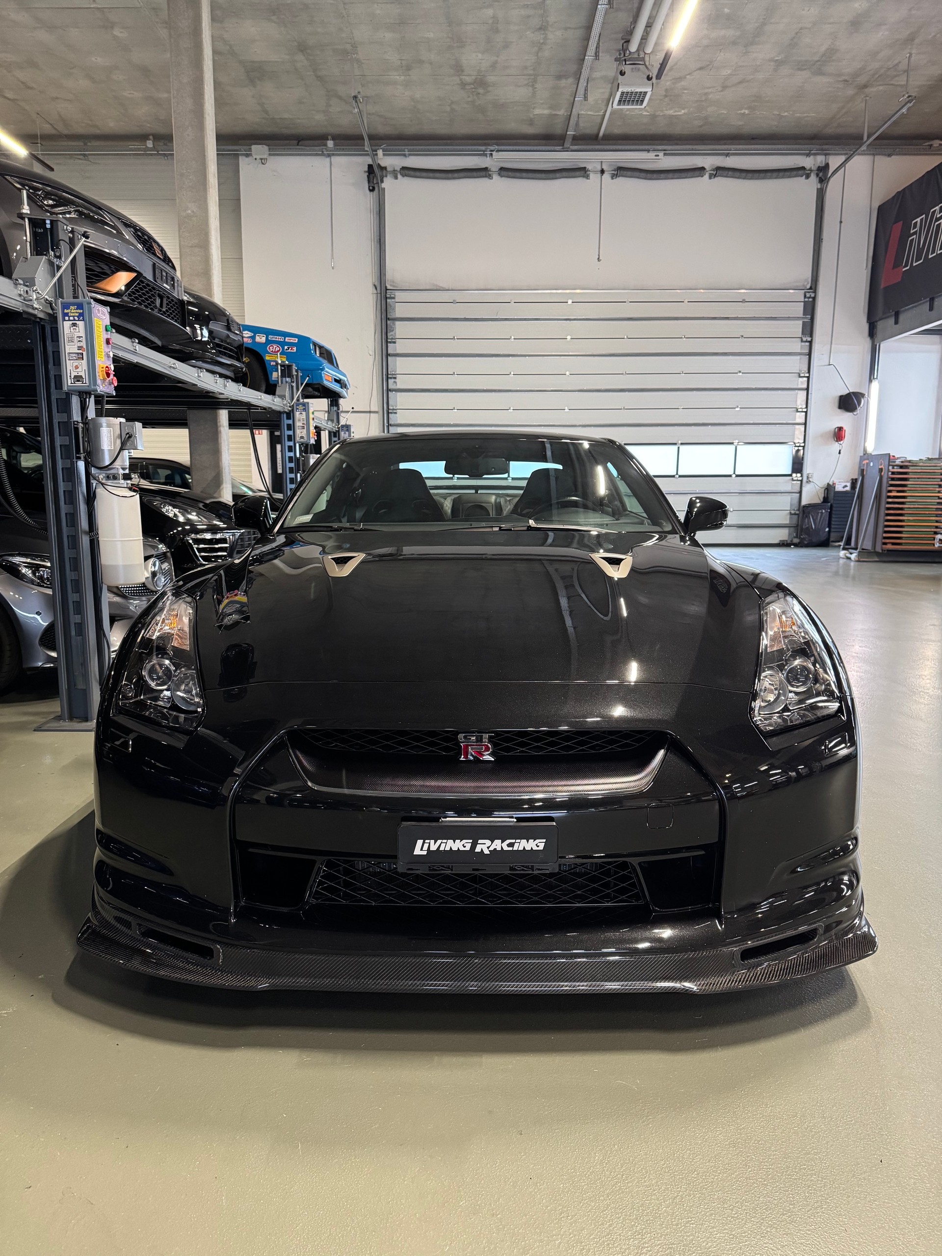 NISSAN GT-R 3.8 V6 Biturbo Black Edition-image-4