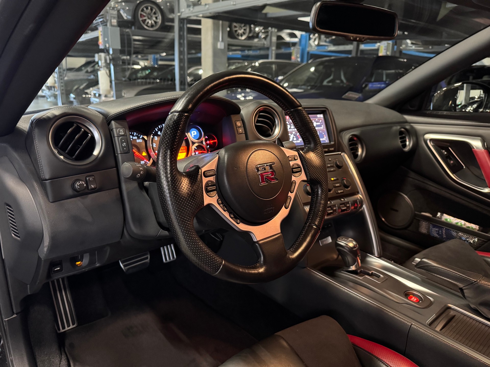 NISSAN GT-R 3.8 V6 Biturbo Black Edition-image-8