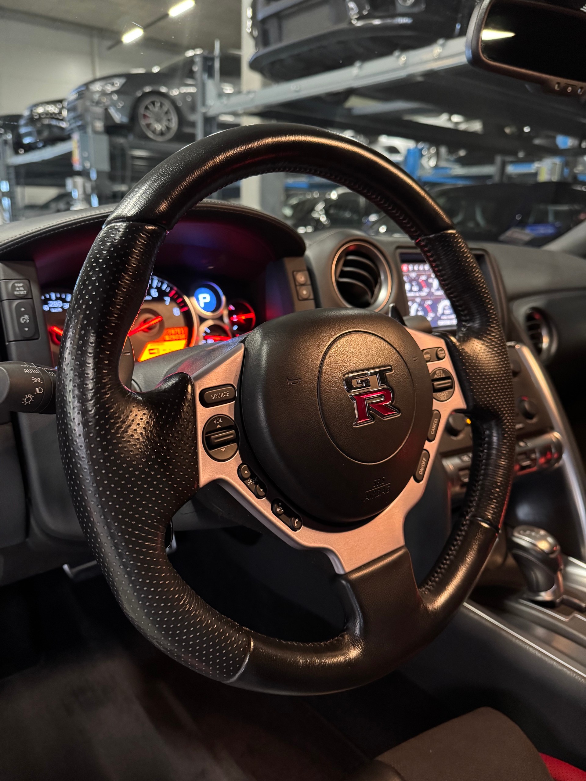 NISSAN GT-R 3.8 V6 Biturbo Black Edition-image-9