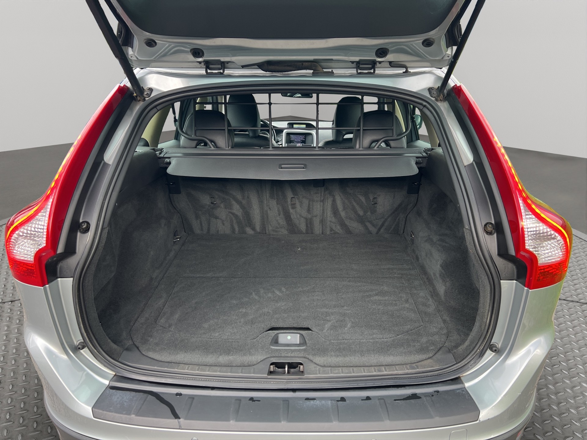 VOLVO XC60 T6 AWD Momentum Geartronic-image-5