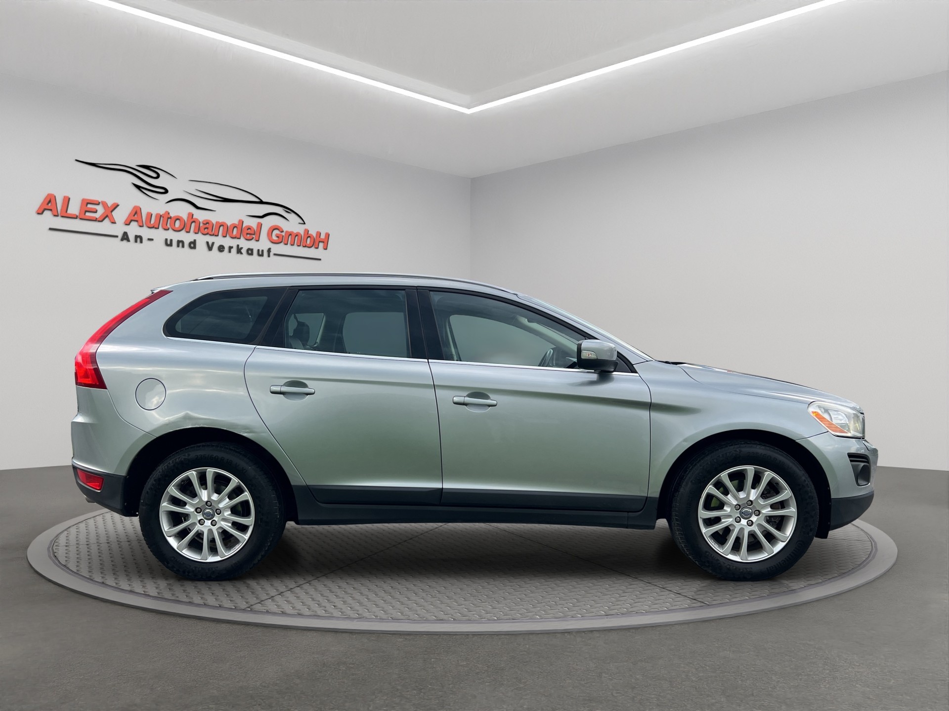 VOLVO XC60 T6 AWD Momentum Geartronic-image-7