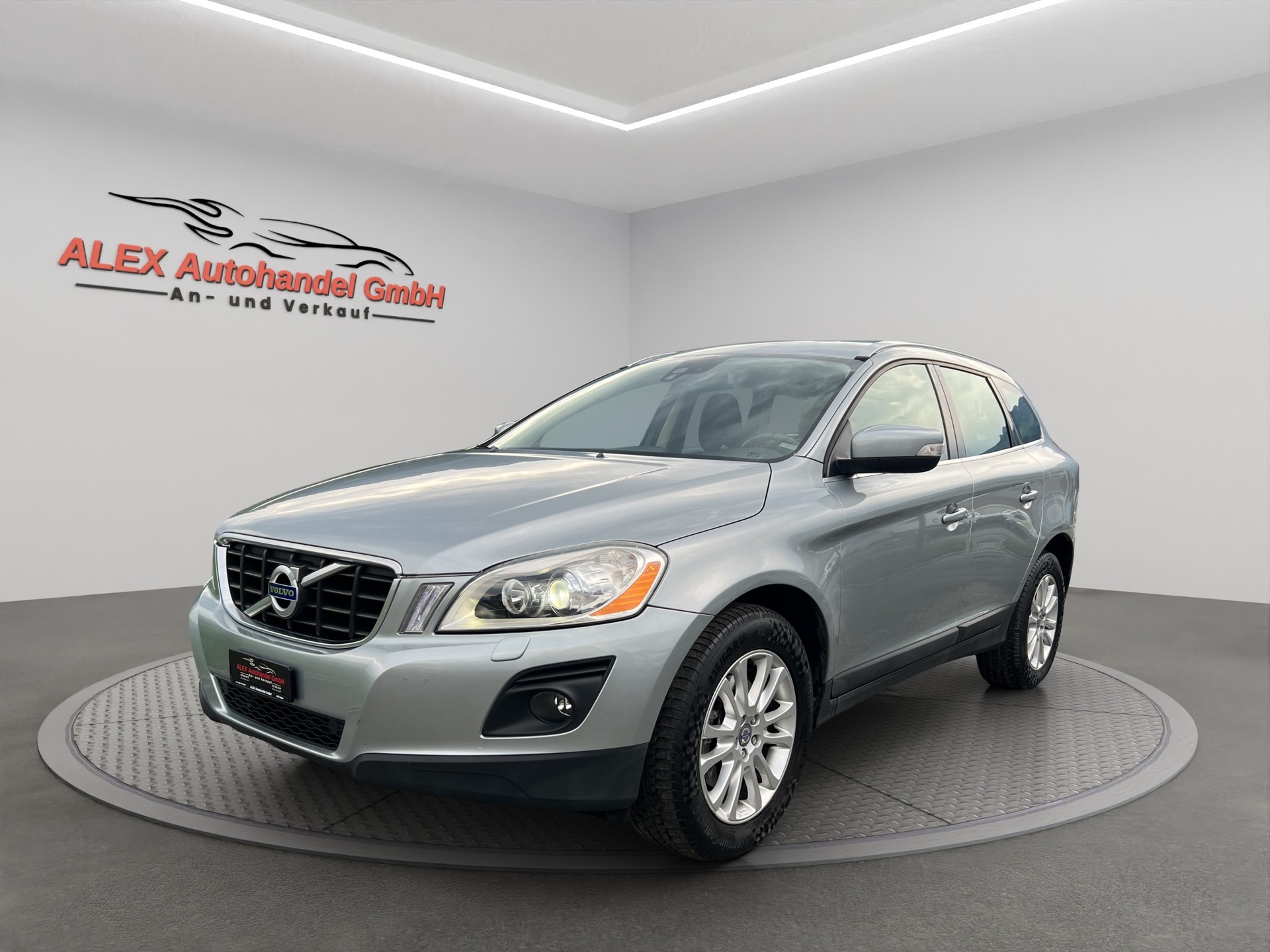 VOLVO XC60 T6 AWD Momentum Geartronic-image-0