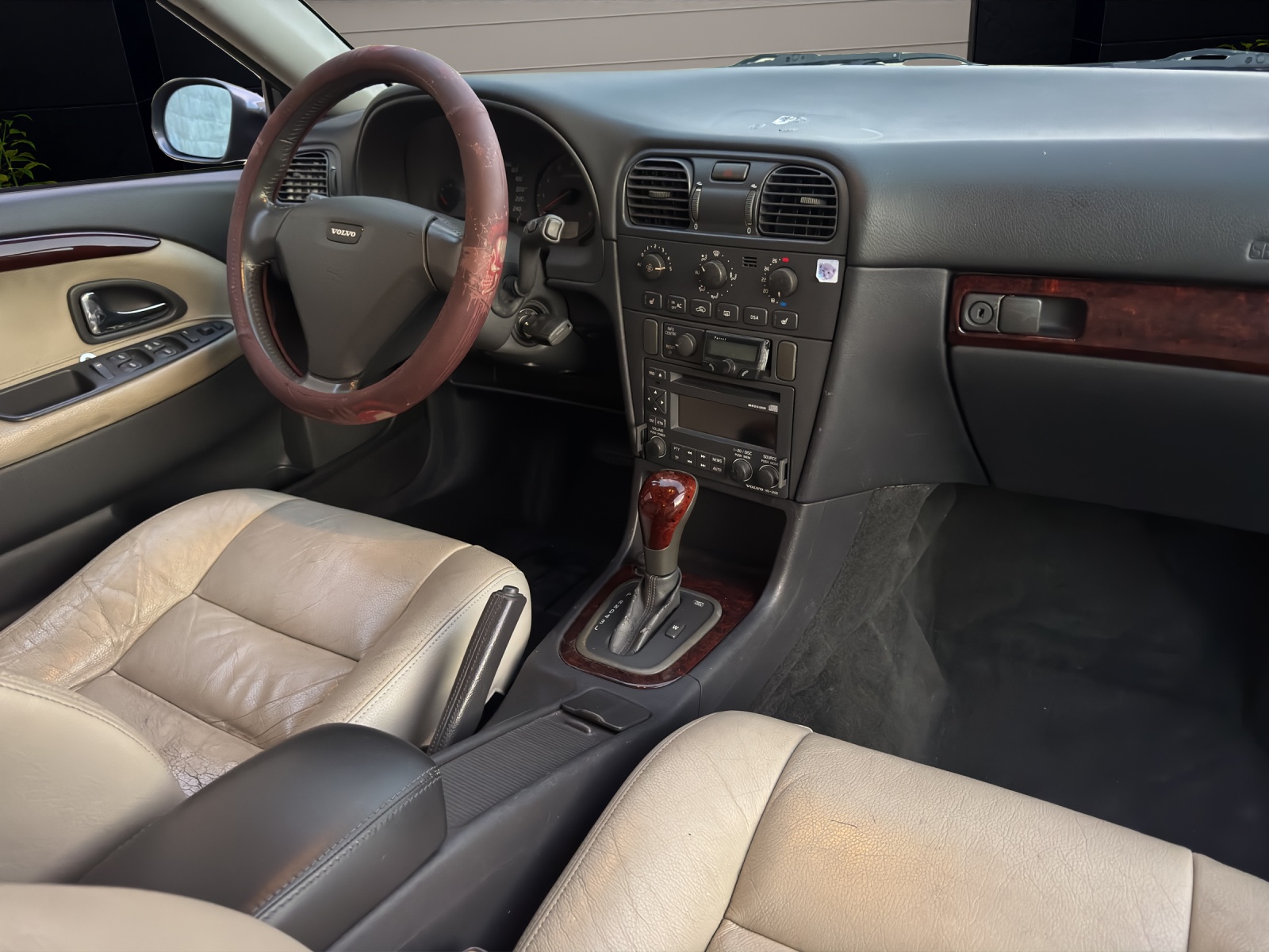 VOLVO V40 T4 Special/Dynamic Edition-image-11