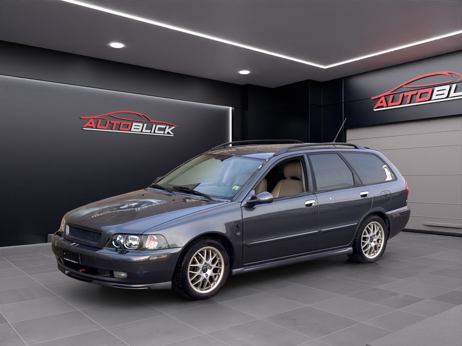 VOLVO V40 T4 Special/Dynamic Edition-image-0
