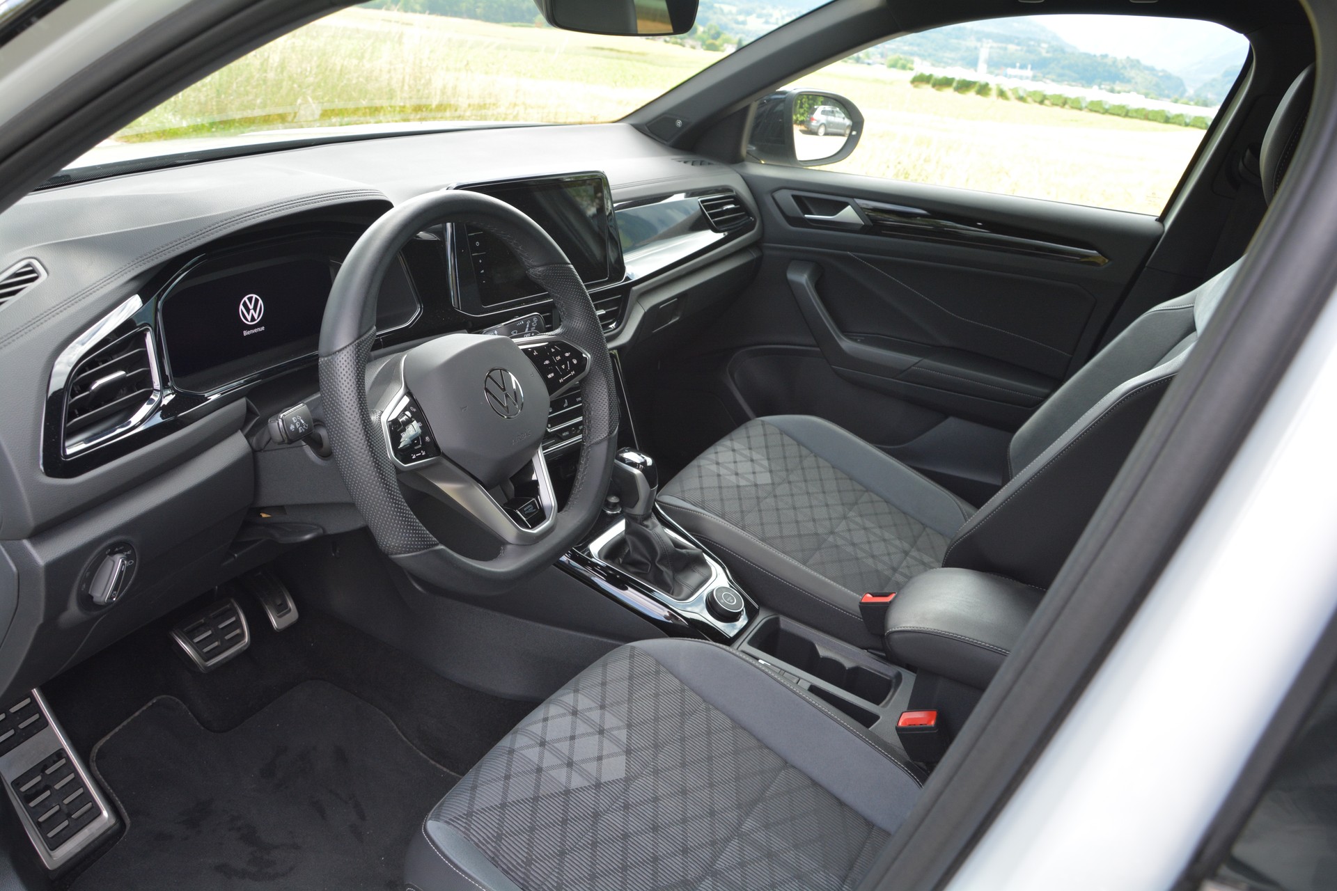 VW 2.0 TSI R-Line DSG 4motion-image-3